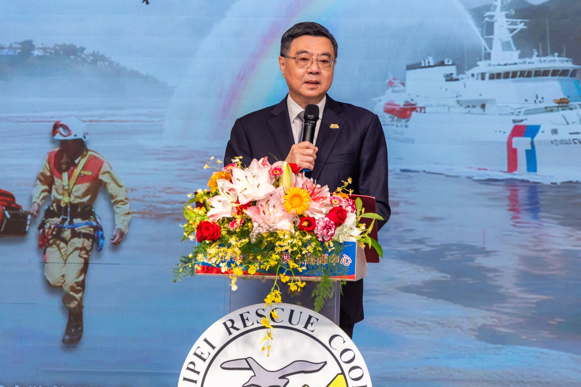 卓揆主持「114年搜救有功人員表揚」活動時，特別向所有搜救人員表達政府與國人最高的敬意與感謝。（記者劉宸瑋攝）