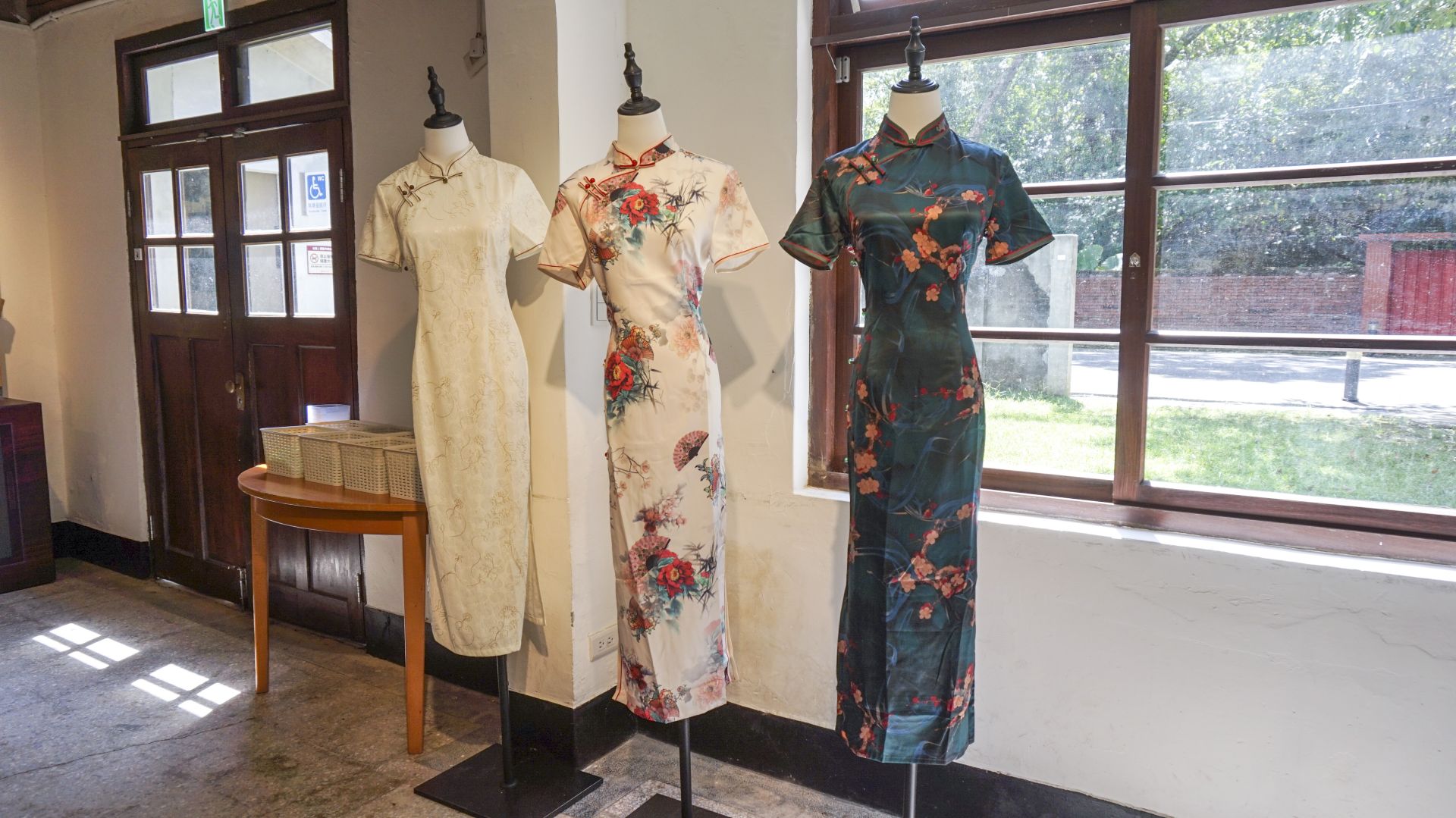  展覽透過陳展豐富文物，展現眷村文化珍貴的歷史印記。（記者范瑜攝）