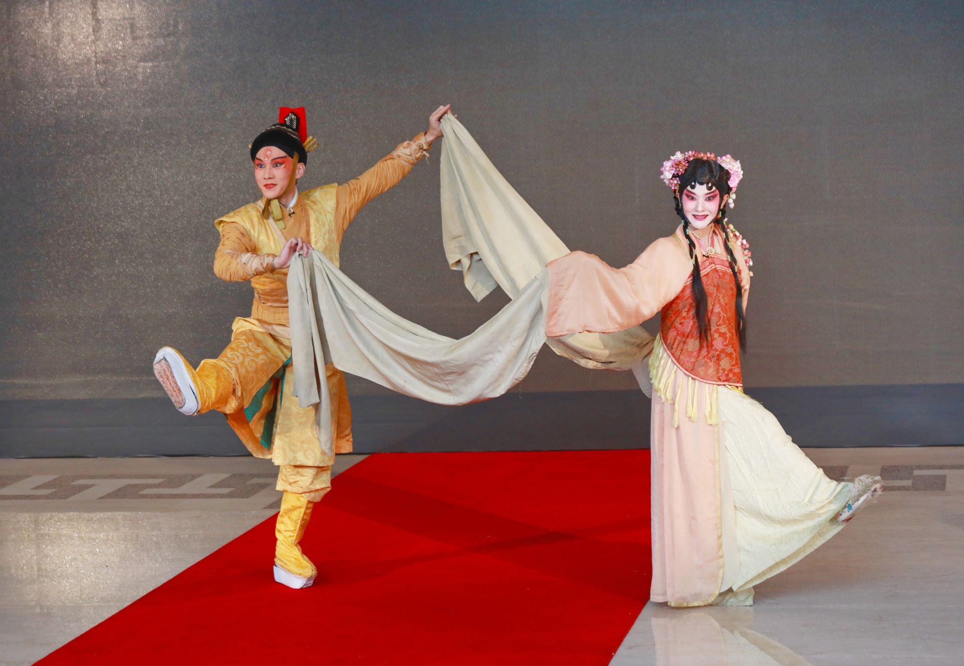 青年演員詮釋莎士比亞寓言，成就一場目眩神迷的魔幻饗宴。