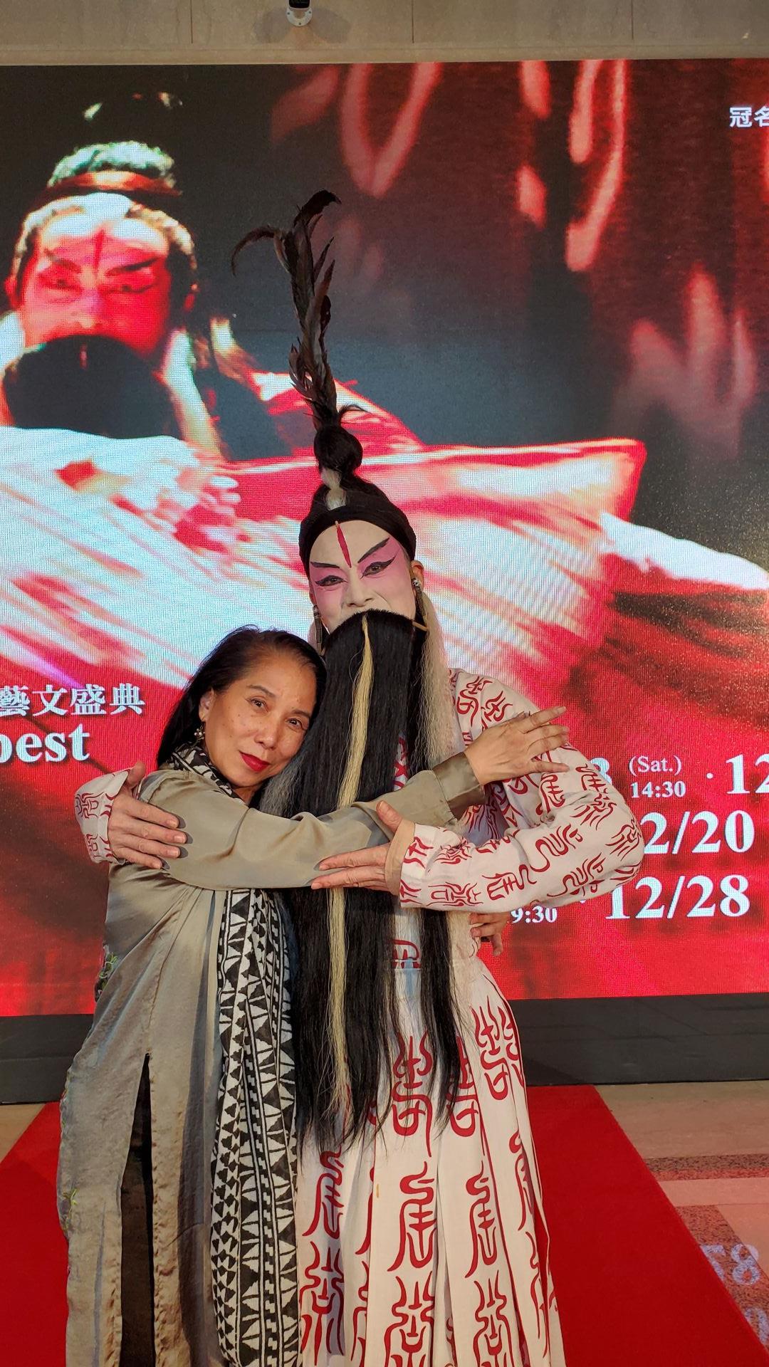 當代傳奇劇場邁入40週年，舞蹈家林秀偉與京劇名角吳興國，聯手撐起臺灣京劇傳承與創新。（記者黃朝琴攝）