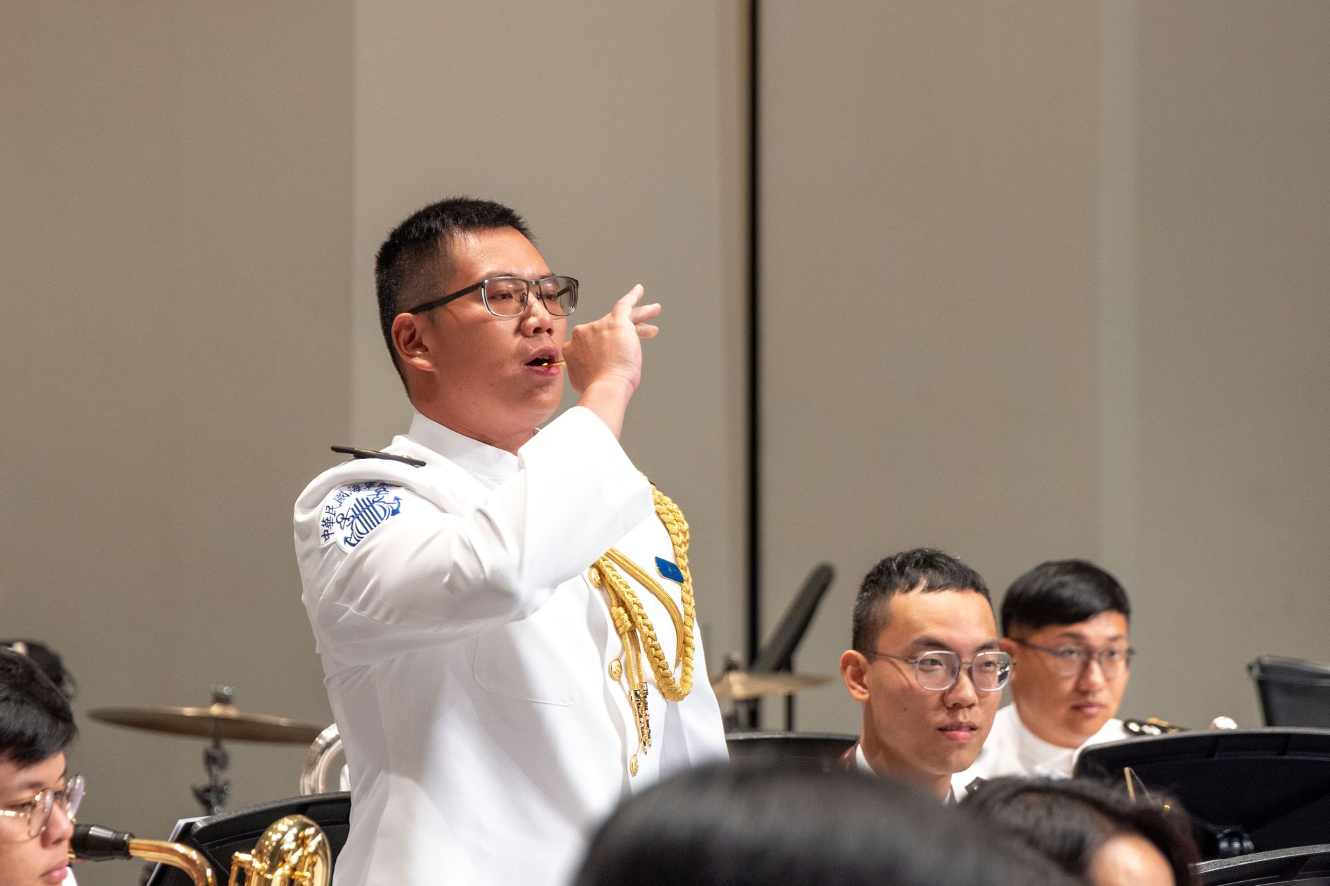 海軍軍樂隊演奏《海軍組曲》，加入口笛等樂器，呈現海軍特有文化特色。（記者劉宸瑋攝）