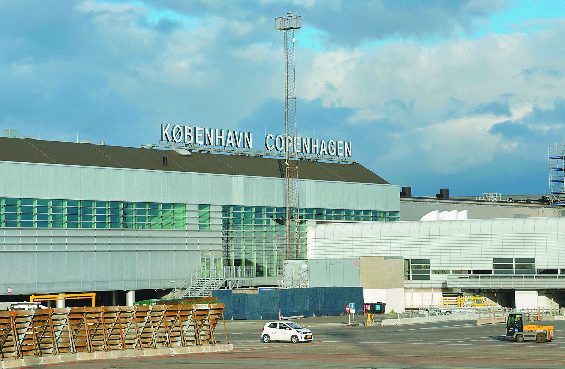 丹麥首都哥本哈根機場日前遭無人機闖入而關閉，凸顯潛在安全威脅。（達志影像／路透社資料照片）