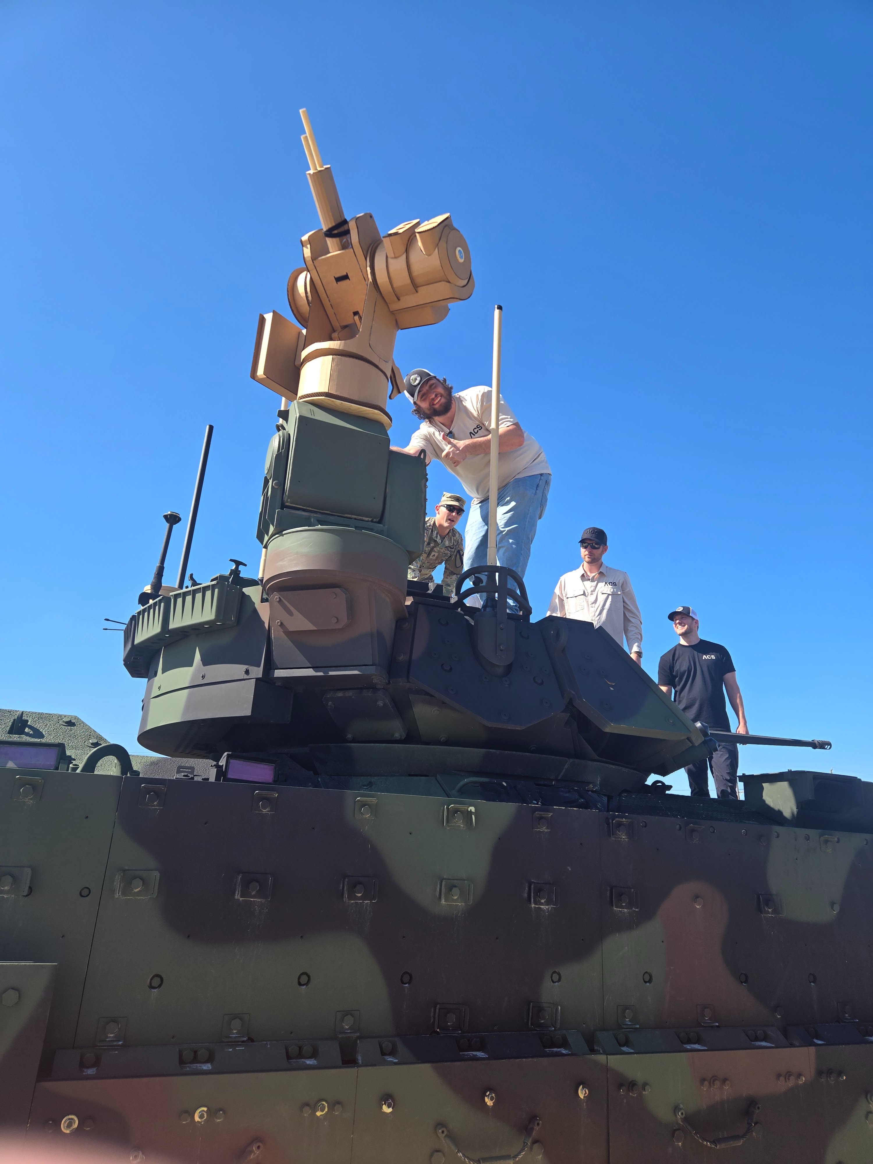 「牛蛙」自主防空系統，具備完整射界及高仰角，適合執行反無人機作戰。圖為該系統裝配於M2步兵戰鬥車。（取自ACS「X」帳號）