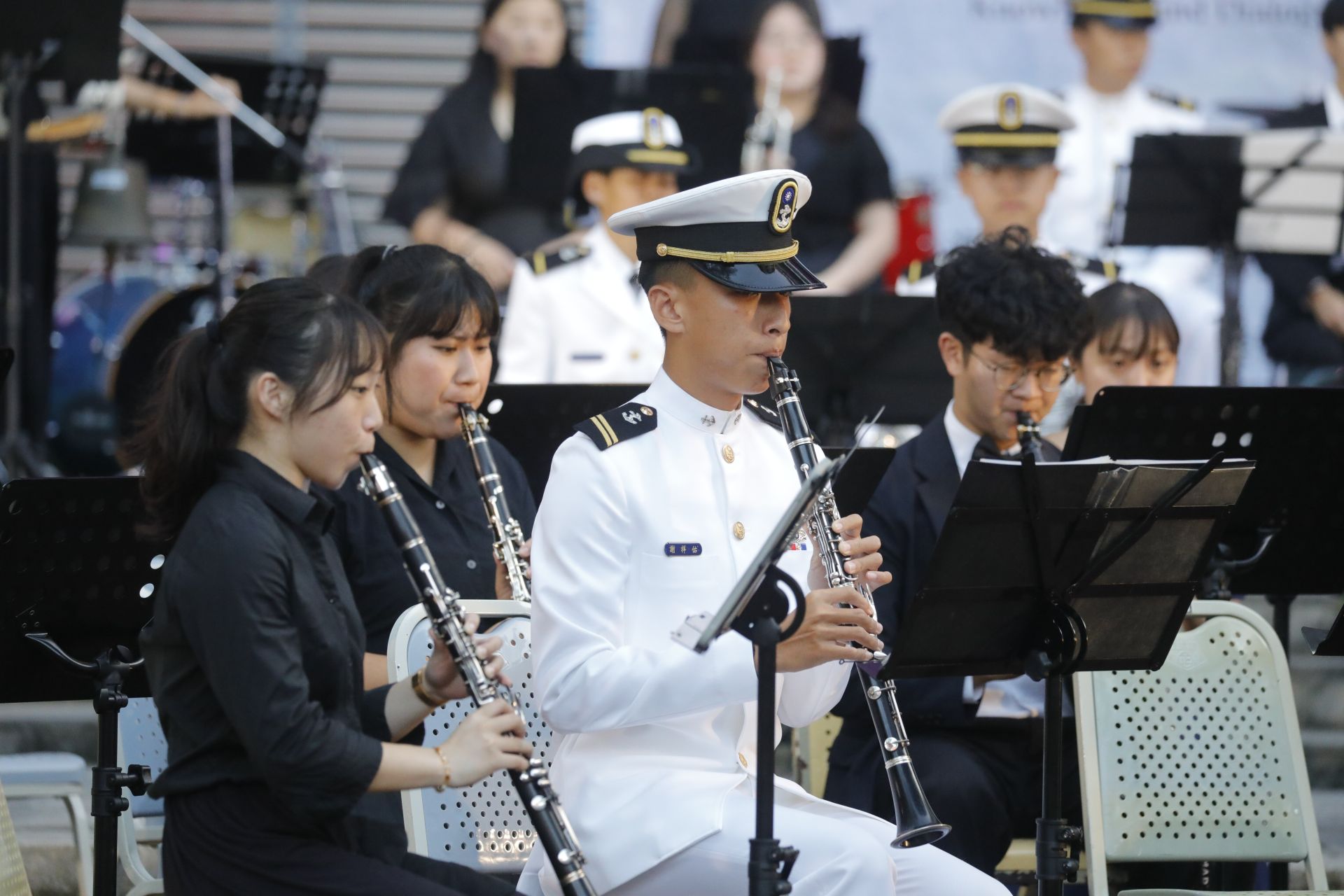 海官學生透過精湛的演出技巧，與中山大學管樂團交織出令人激賞的音樂饗宴。（記者孫建屏攝）