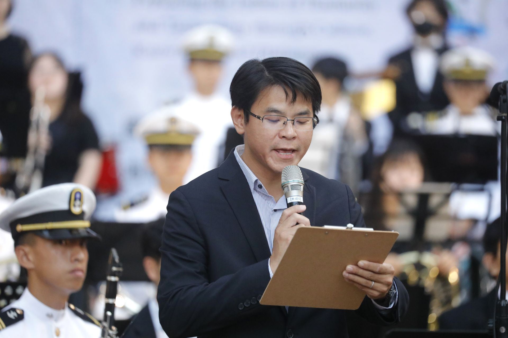 音樂會搭配朗誦多首余光中的新詩，讓現場聽眾不只透過音樂，也藉由詩詞聽見海洋的聲音。（記者孫建屏攝）