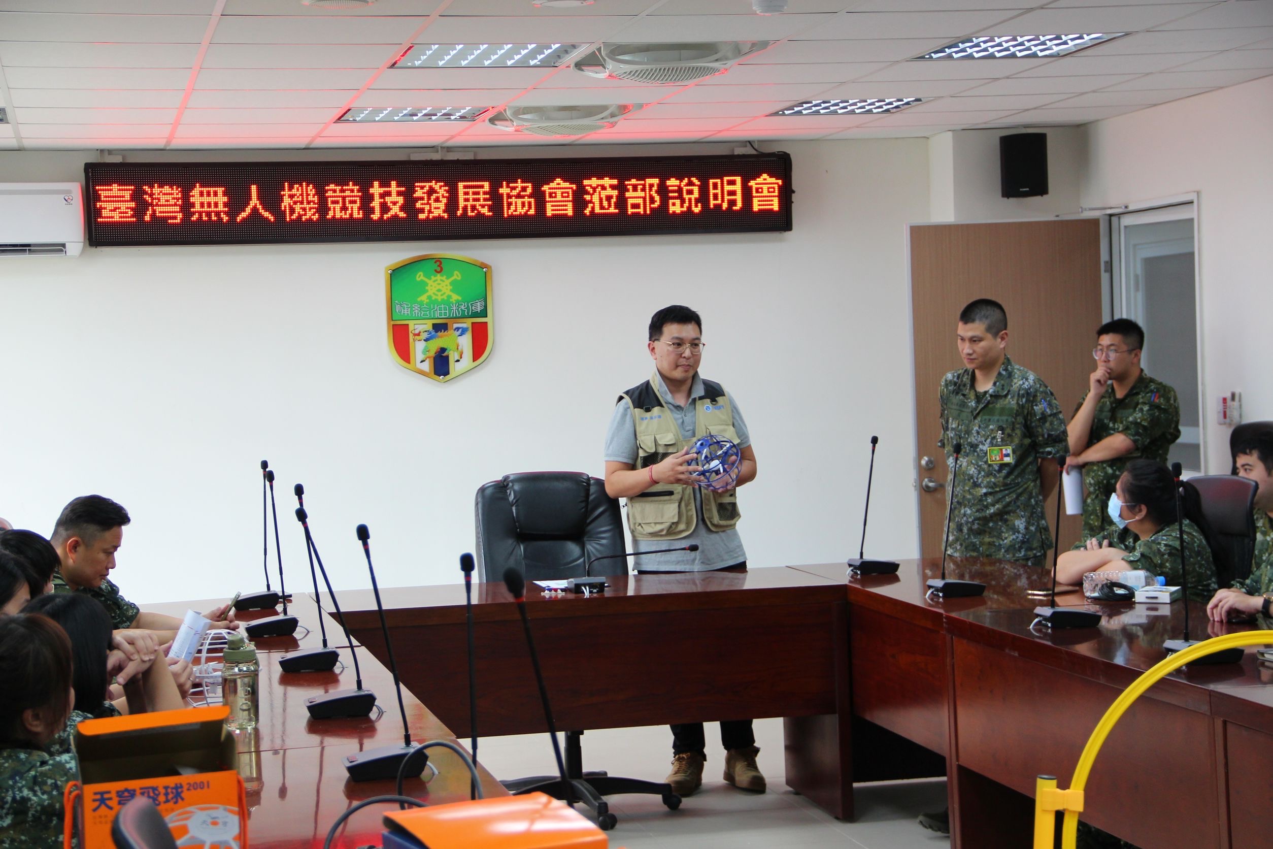陸軍3支部補油庫成立無人機飛球社團，強化科技應用訓練。（3支部提供）