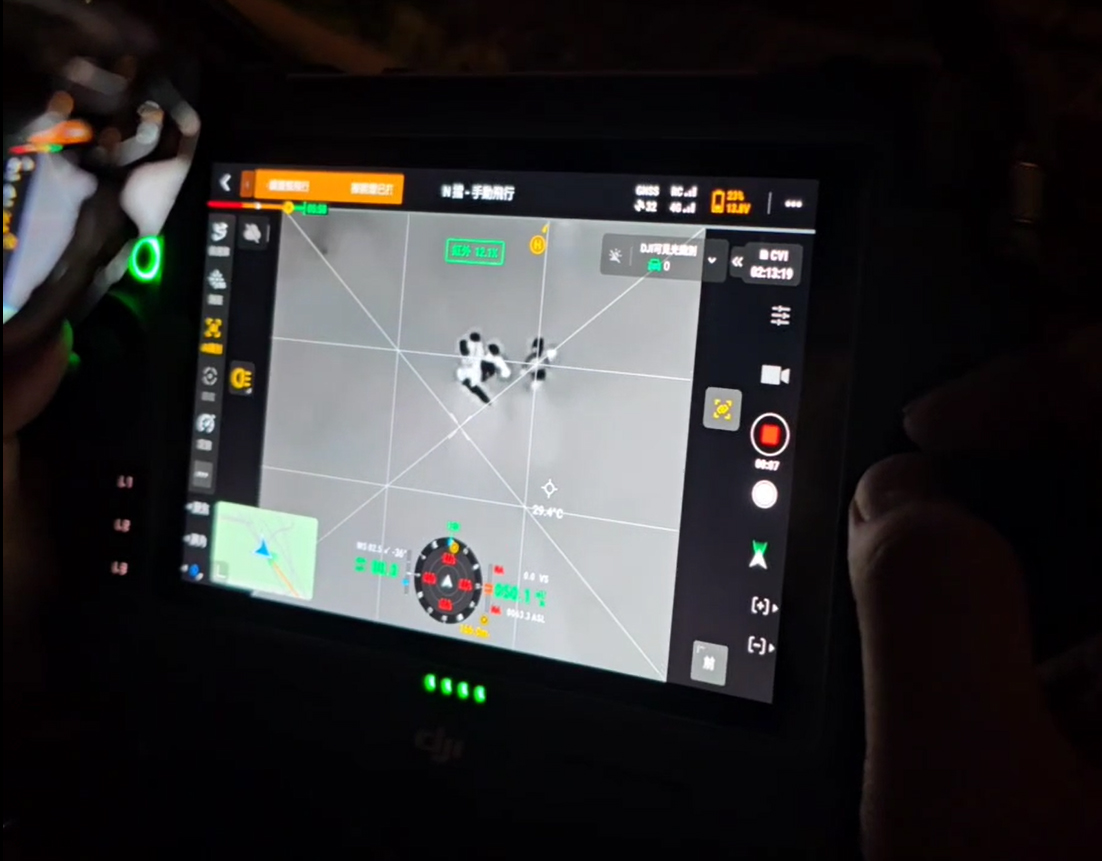  海巡出動紅外線熱顯像無人機執行暗夜搜救任務。（擷取自影片，海巡署提供）