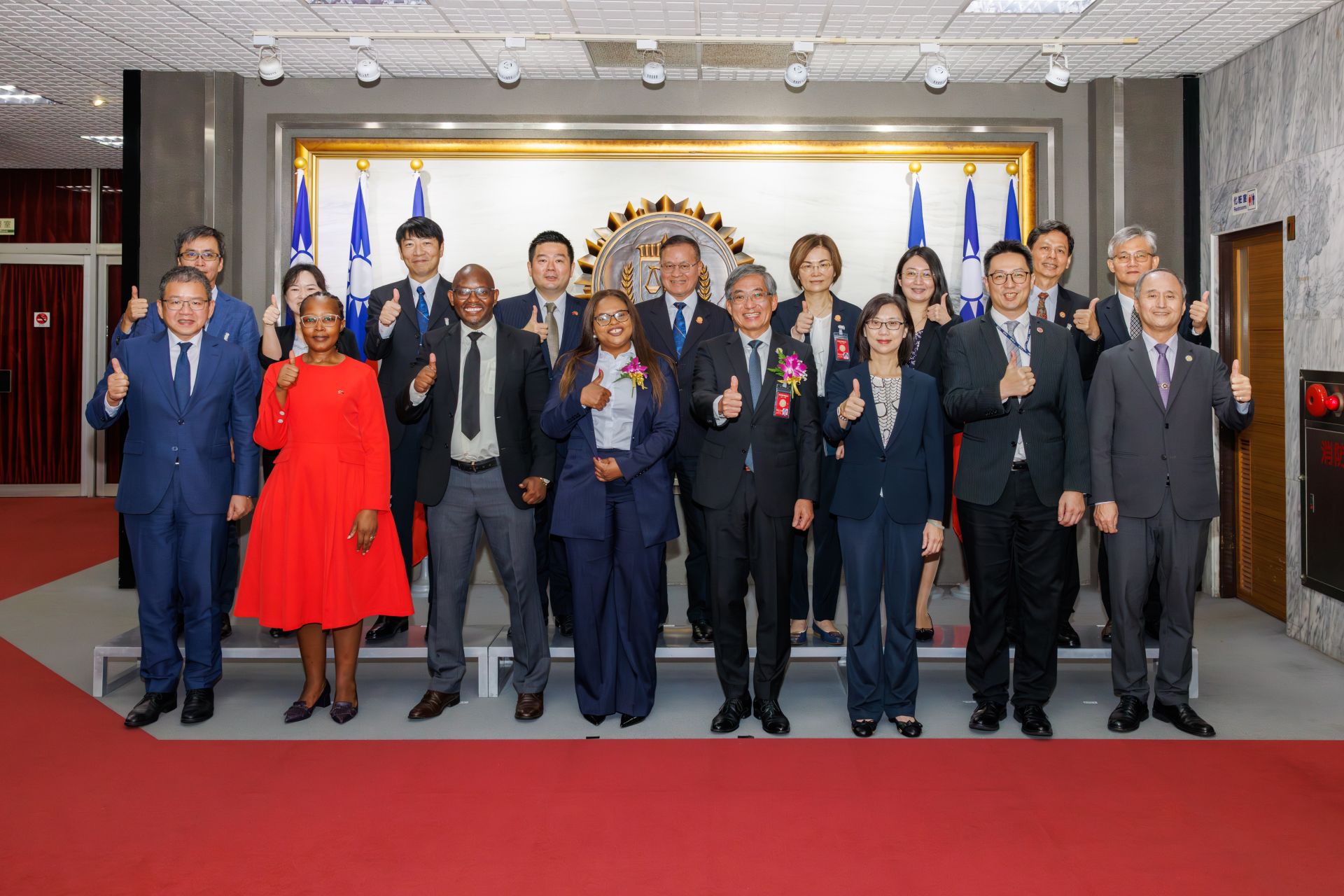 法務部調查局與史瓦帝尼王國金融情報中心簽署「關於涉及洗錢、相關前置犯罪、資助恐怖主義及資助武器擴散金融情資交換合作協定」，強化跨境防制洗錢與打擊資恐、資武擴能量。（法務部調查局提供）