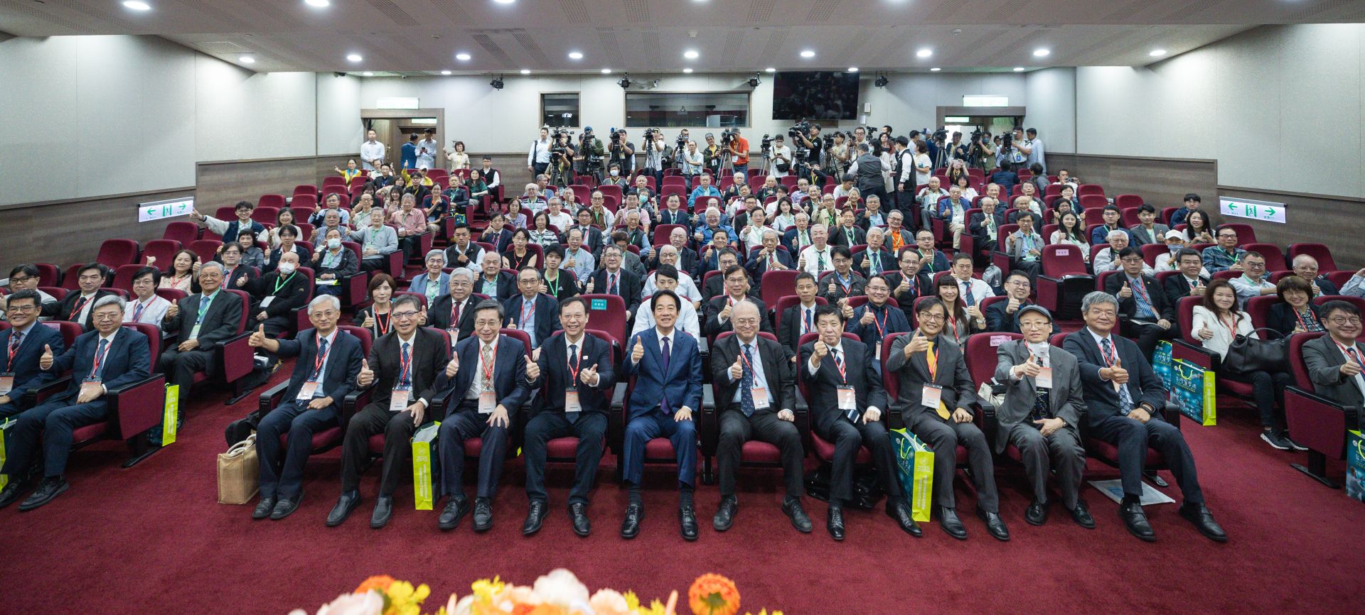 總統賴清德出席「2025臺灣醫學週─臺灣聯合醫學會學術演講會開幕典禮」，說明政府為了打造「健康臺灣」所投入的努力。（圖由總統府提供）