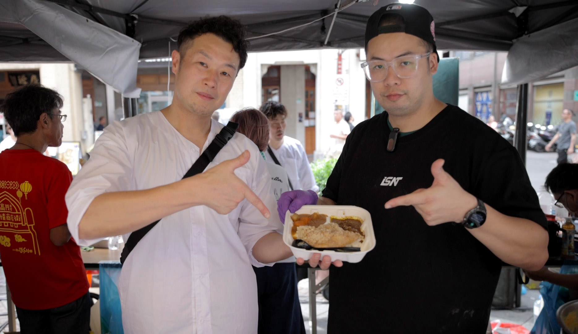 「臺日咖哩大對決」掀起味蕾熱潮，東京高圓寺名店「這一碗的執著」以149票對83票勝出，榮獲首屆「台日咖哩優勝」殊榮。