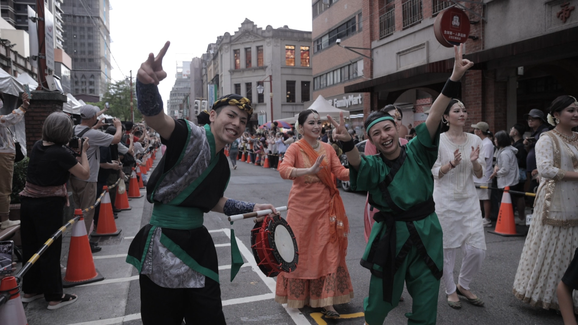 大稻埕在地的印度舞工作室聯手演出。（大稻埕創意街區發展協會提供）