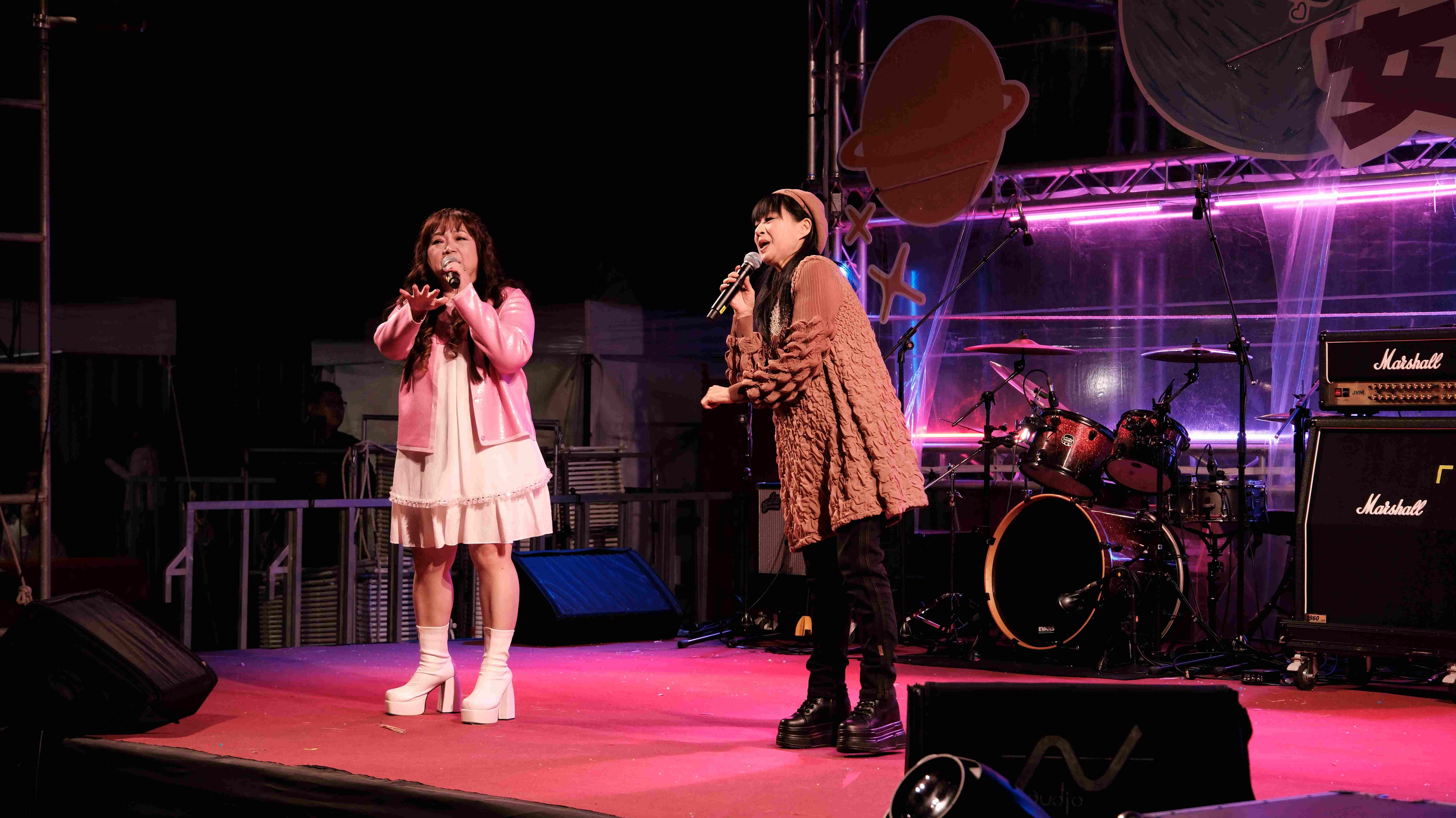 南方二重唱帶來許多經典民歌-回味無窮。（中市客委會提供）