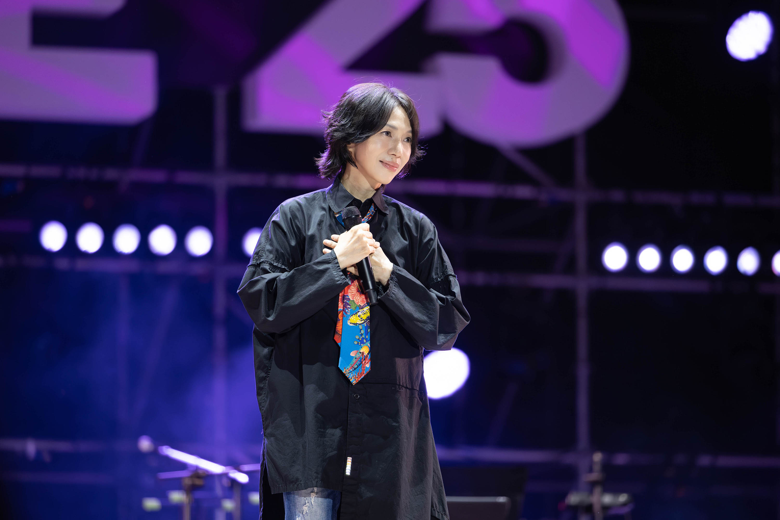 萬芳首次以「萬芳與壯女們」亮相，高喊「誰說女團只能未成年？」讓觀眾哈哈大笑。（愛之日常音樂節提供）