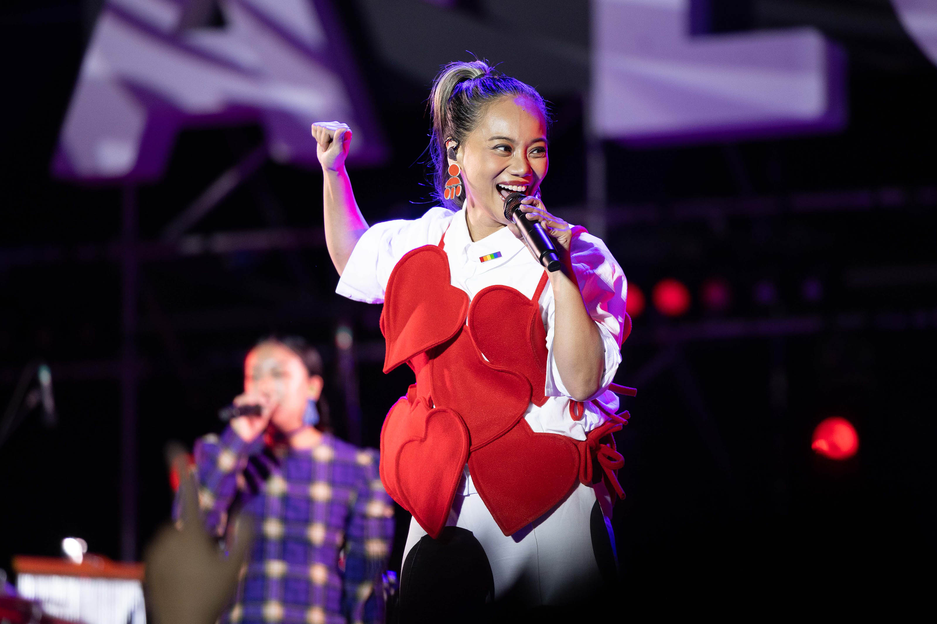 阿爆（阿仍仍）帶領「那屋瓦家族」以多聲部吟唱震撼全場。（愛之日常音樂節提供）