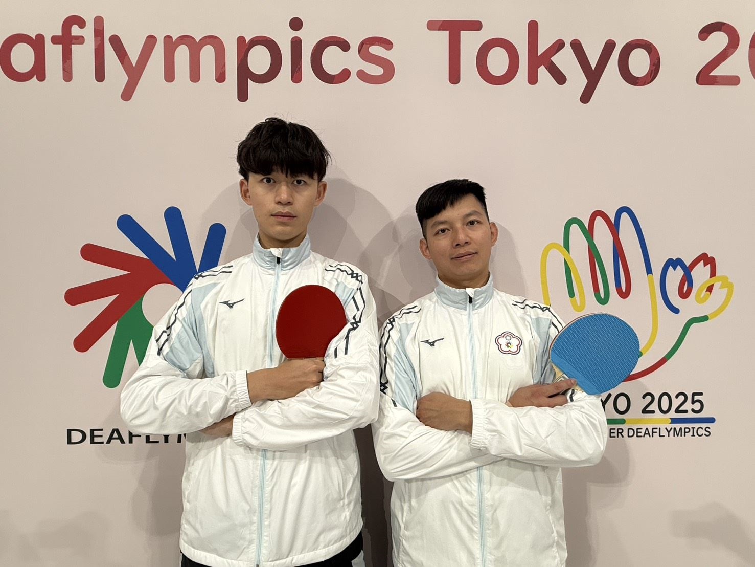 盧仕杰（左）、郭岳東（右）聯手搭檔，首度於聽奧男雙賽事奪牌。（運動部提供）