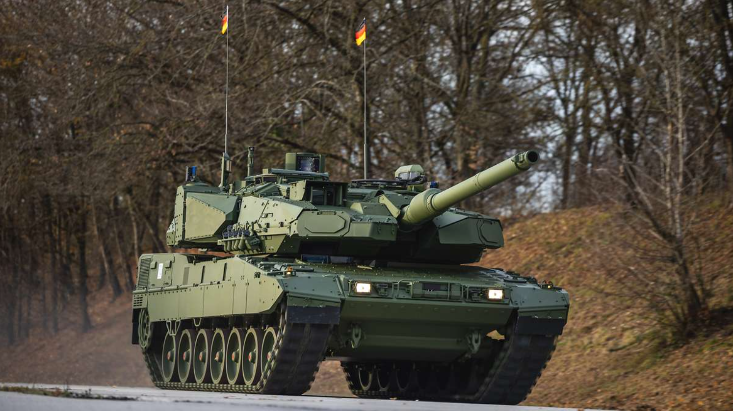 「豹2A8」裝備有「戰利品」APS，其外型更加整合於砲塔稜線。（取自德國聯邦國防軍網站）