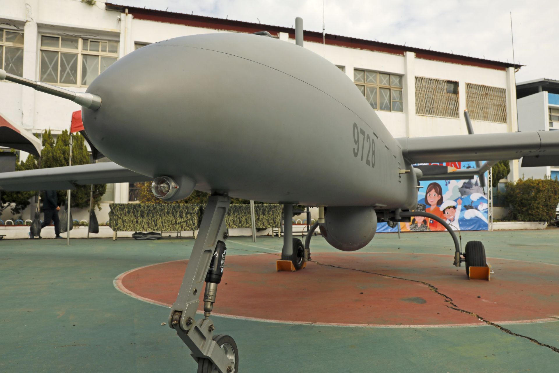 銳鳶型無人機具有100節的時速與12小時的滯空時間，是展出機型之最。（記者孫建屏攝）