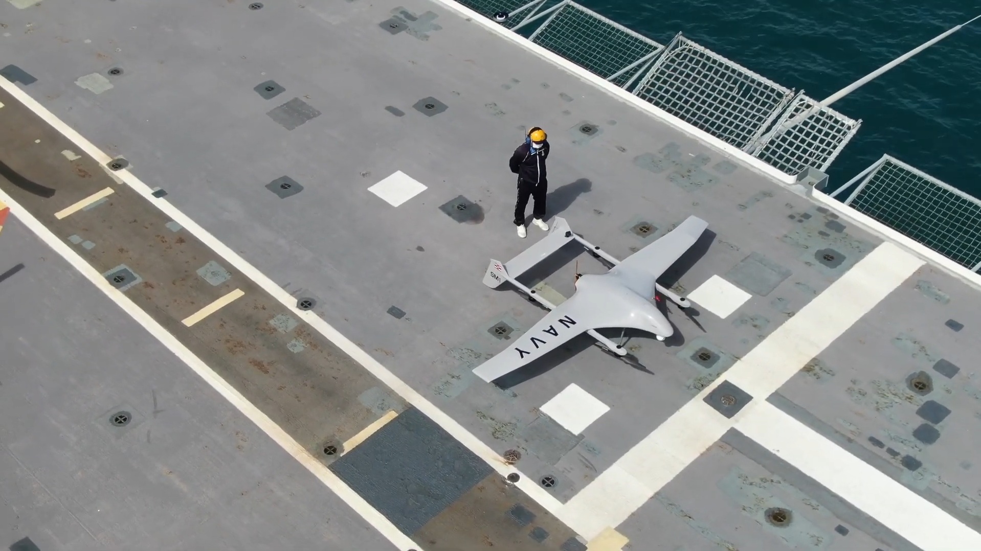 「卻克里王朝號」透過整合無人機操作能力，可進一步拓展任務彈性。圖為原型機於2021年接受測試。（截自SDT Composites Youtube）