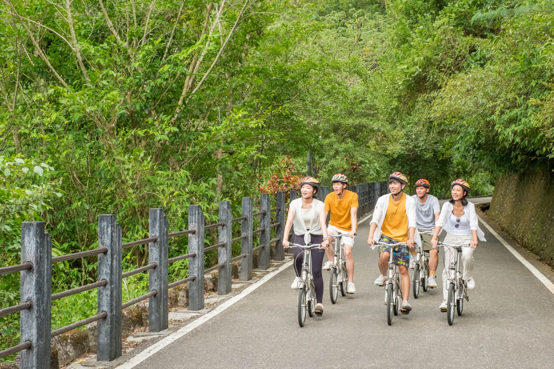 鯉魚潭環潭自行車道適合全年齡層，不需要極佳的體力就可以輕鬆騎完全程。（取自花東縱谷國家風景區網站）
