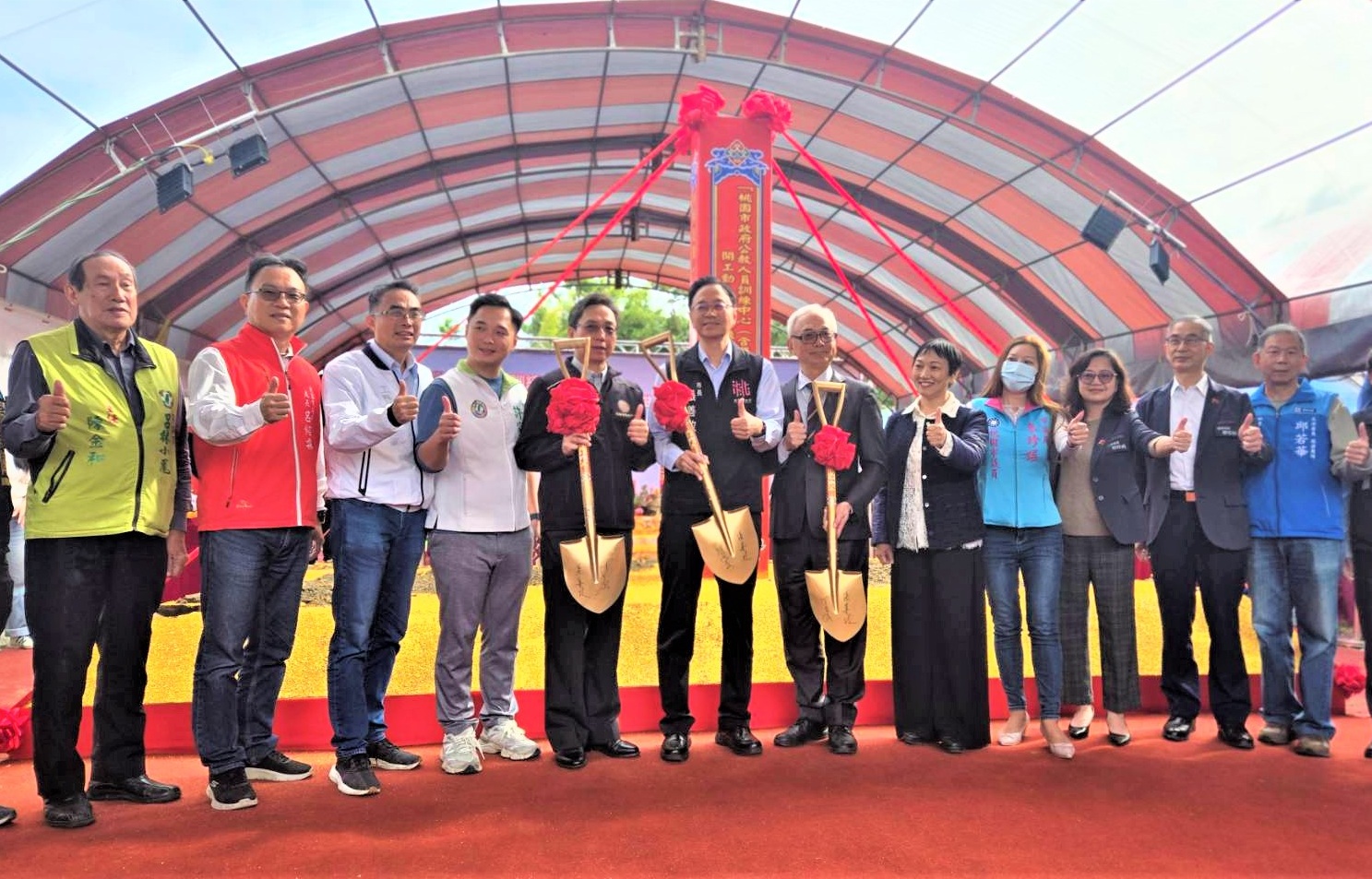 公教人員訓練中心暨退輔會職訓中心新建工程開工動土，輔導會陳副主任委員應邀出席共同祈福。（輔導會提供）