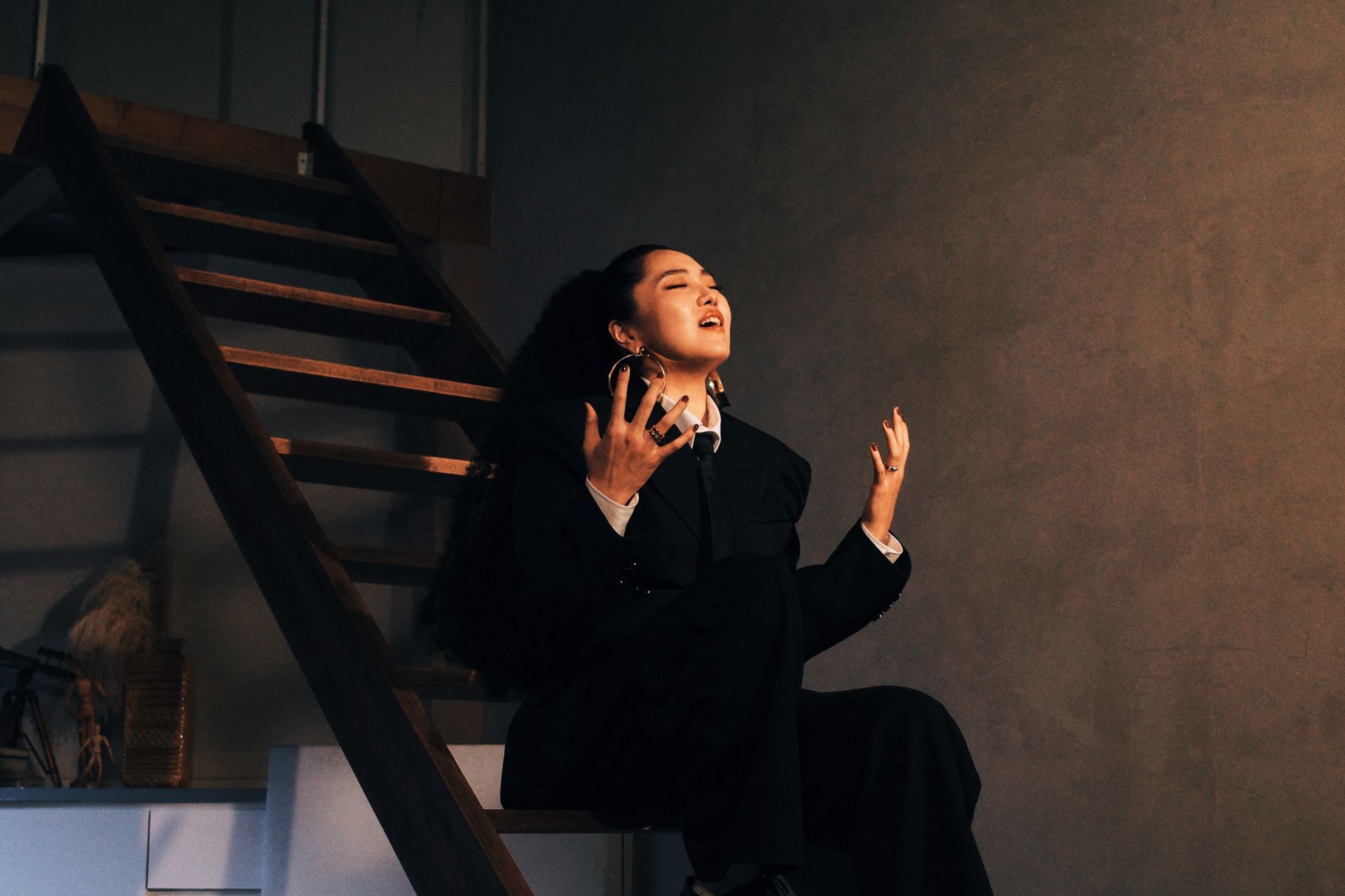 SherryZ鄭雙雙首度以 Full Band 形式在北流演出，直呼「超級期待」，耶誕氣氛值拉滿。（北流提供）