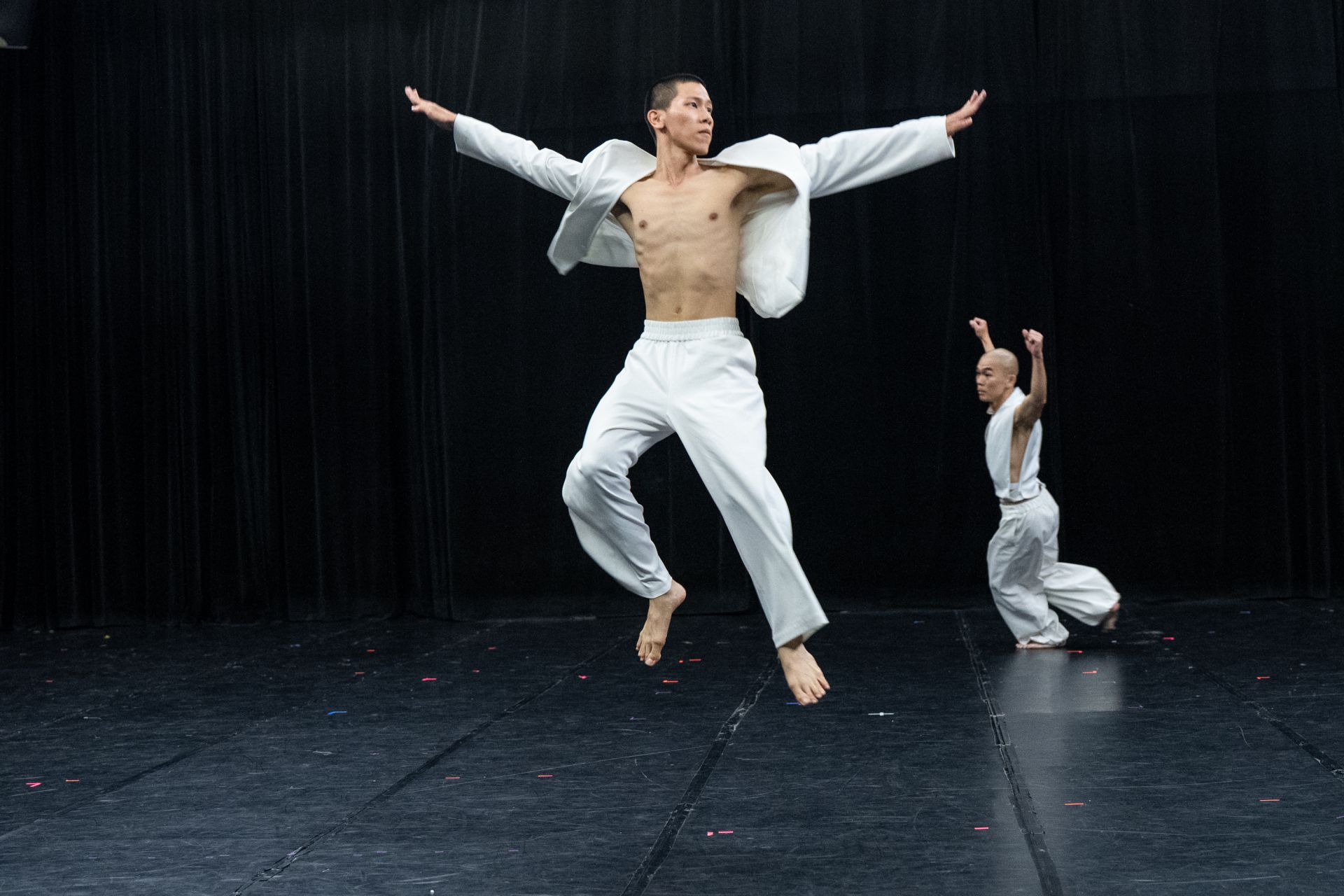 優人神鼓《一朵小花 啊！》將禪的領悟動作化，將音樂視覺化。（優人神鼓提供）