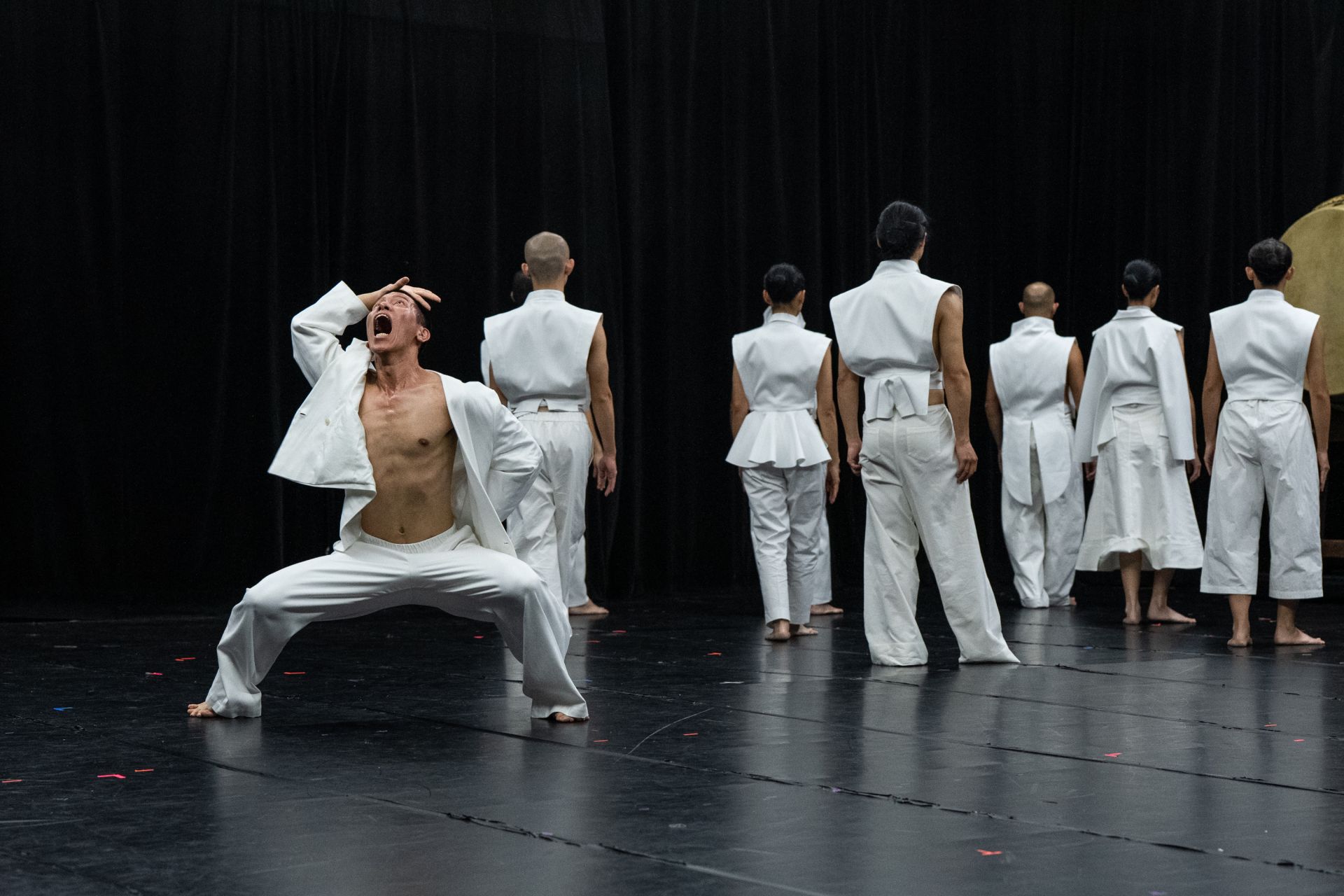 優人神鼓《一朵小花 啊！》，那個「啊！」不是大聲驚呼，而是內心最安靜的覺醒。（優人神鼓提供）