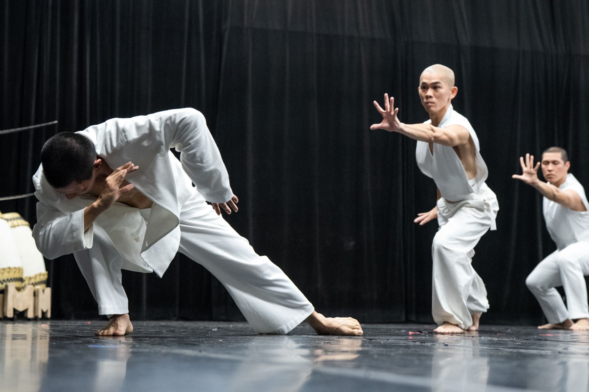 優人神鼓《一朵小花 啊！》在「一朵小花」和「啊！」之間來回穿梭。（優人神鼓提供）