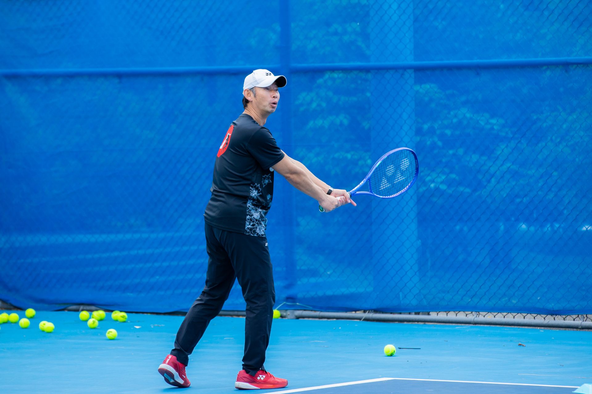 中山芳德教練示範動作。（海碩整合行銷提供）