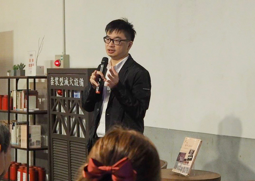 臺北市文化局專委邱稚亘強調，《家是臺北的名字》從10棟文資產家屋背後的家族故事，帶大家看懂城市記憶。（記者黃朝琴攝）