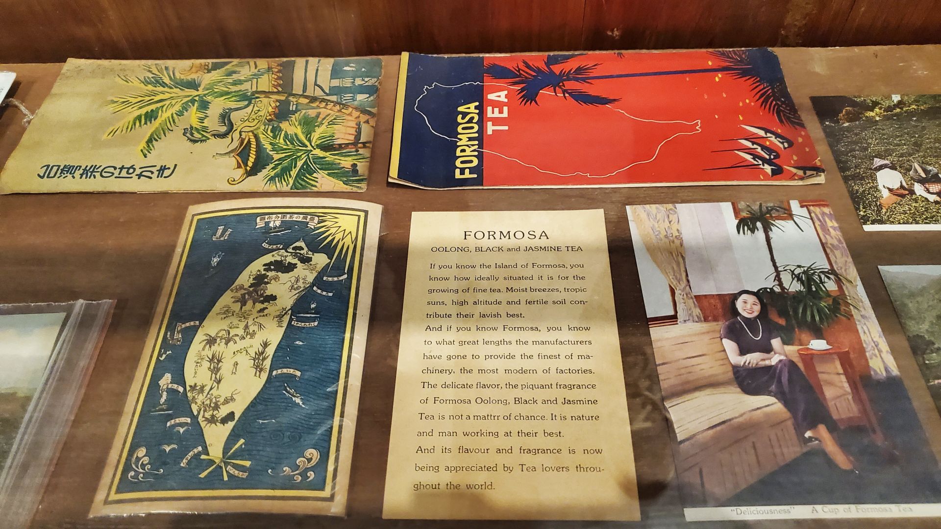 日治時期臺灣茶葉明信片（記者黃朝琴攝）