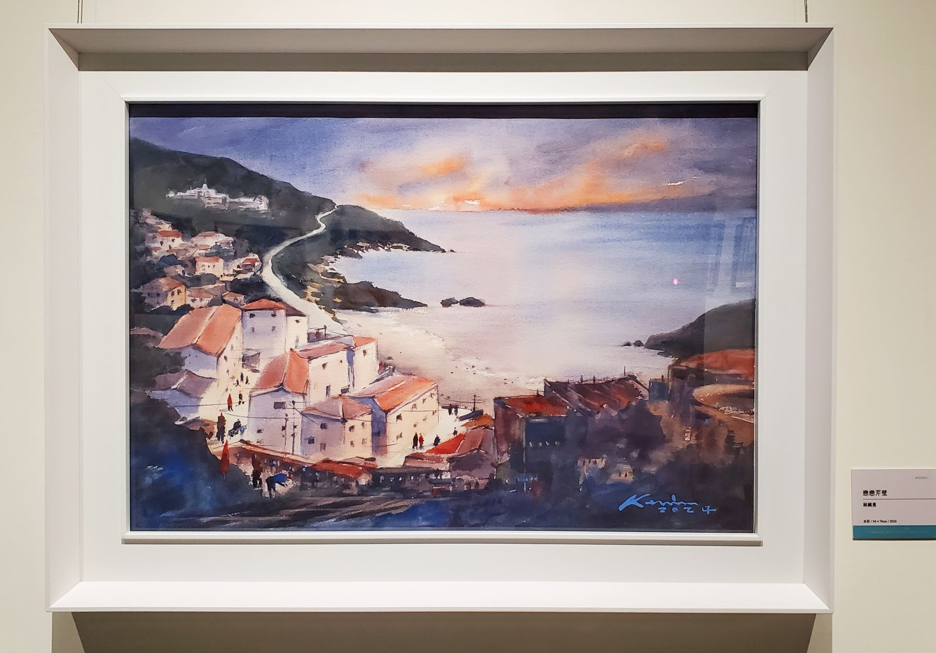 林國勇以故鄉馬祖為題材，捕捉幼年記憶的潮聲、石屋、漁燈。（記者黃朝琴攝）