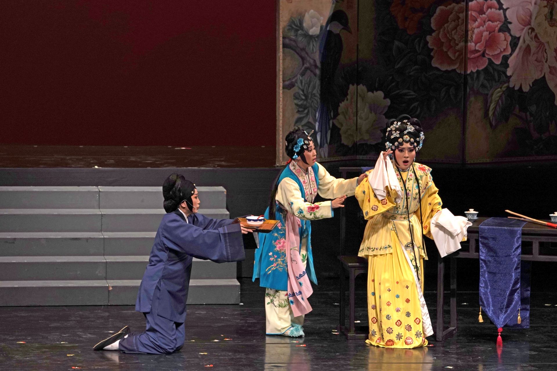 《三進士》以細膩心理刻畫與精緻舞台調度，呈現人性掙扎與情感糾結的描寫。（薪傳歌仔戲劇團提供）