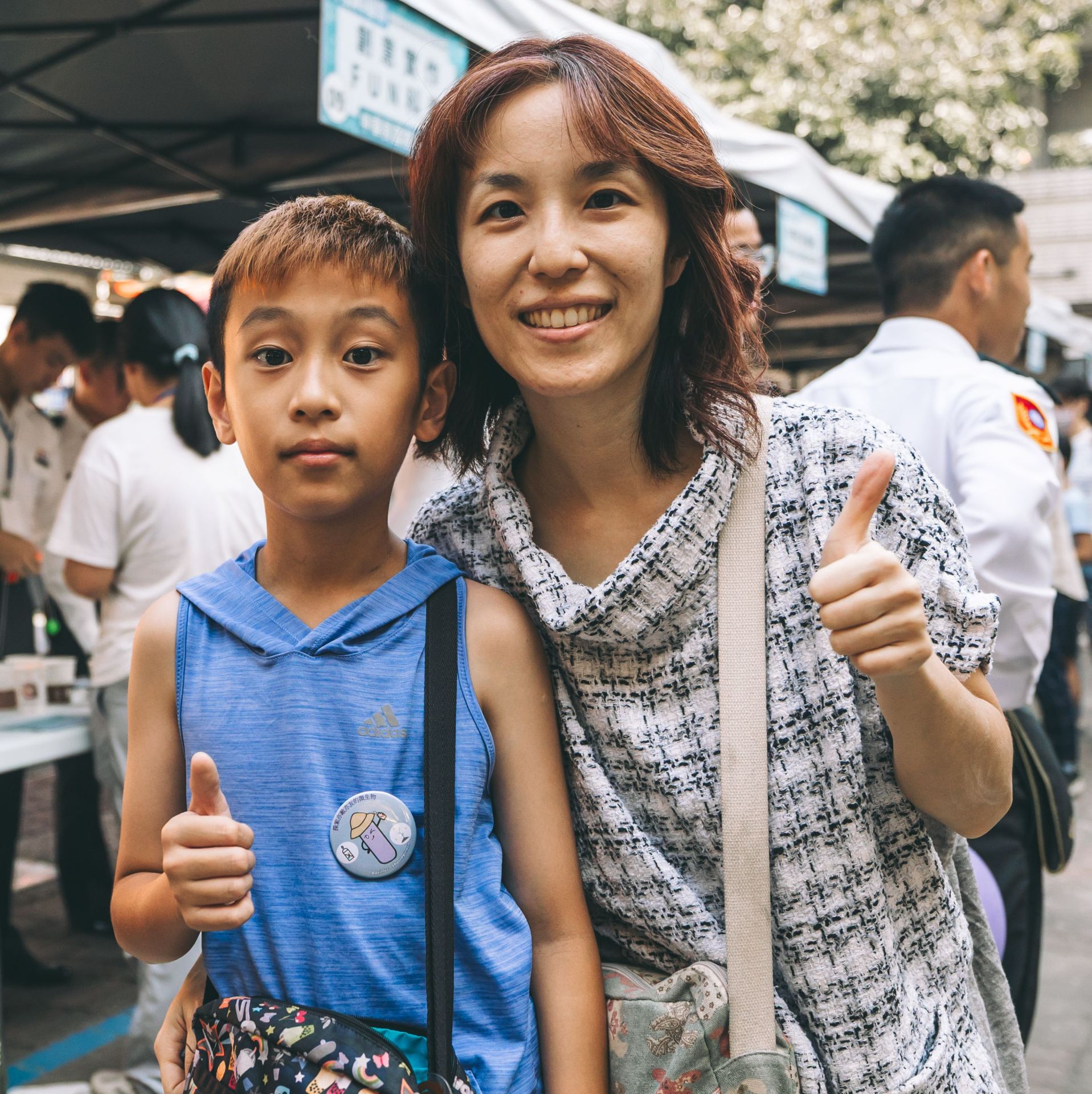 民眾吳小姐（右）。（記者陳彥陵攝）