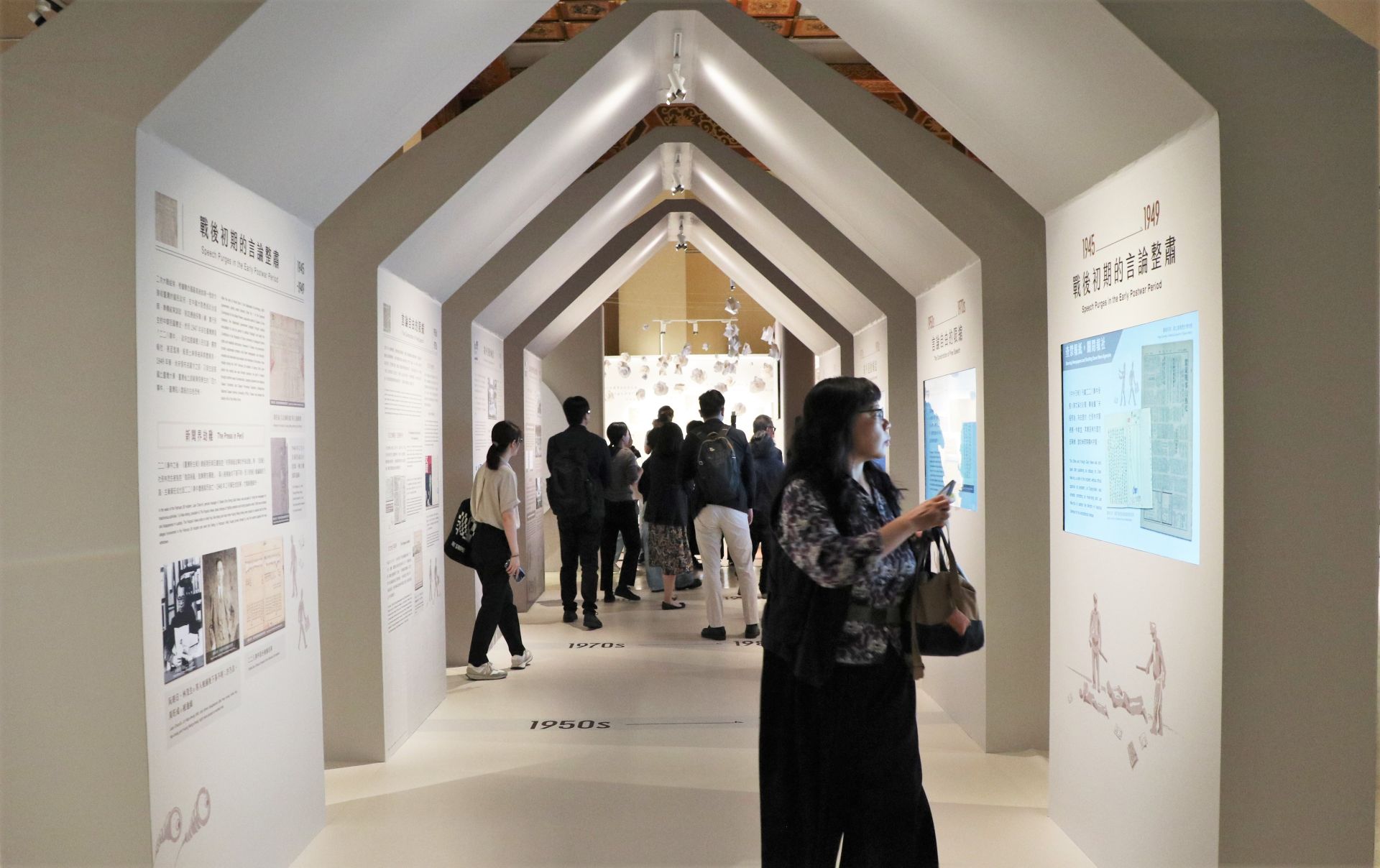 「自由花蕊」常設展即日起在中正紀念堂1樓常設展廳登場，規劃5大單元，陳展家書、畫作、文物及繪本等豐富內容。（記者劉昕翊攝）