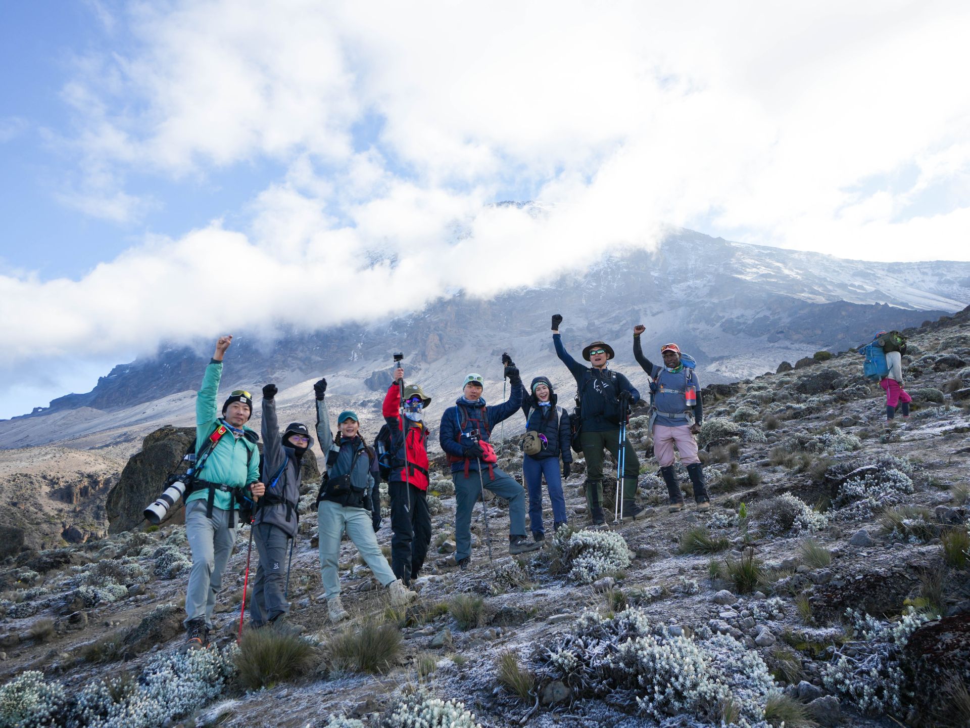 《上山吧！台灣隊》主持群與臺灣之光運動員喊話：「這次，我們真的要挑戰極限了！」（三立電視提供）