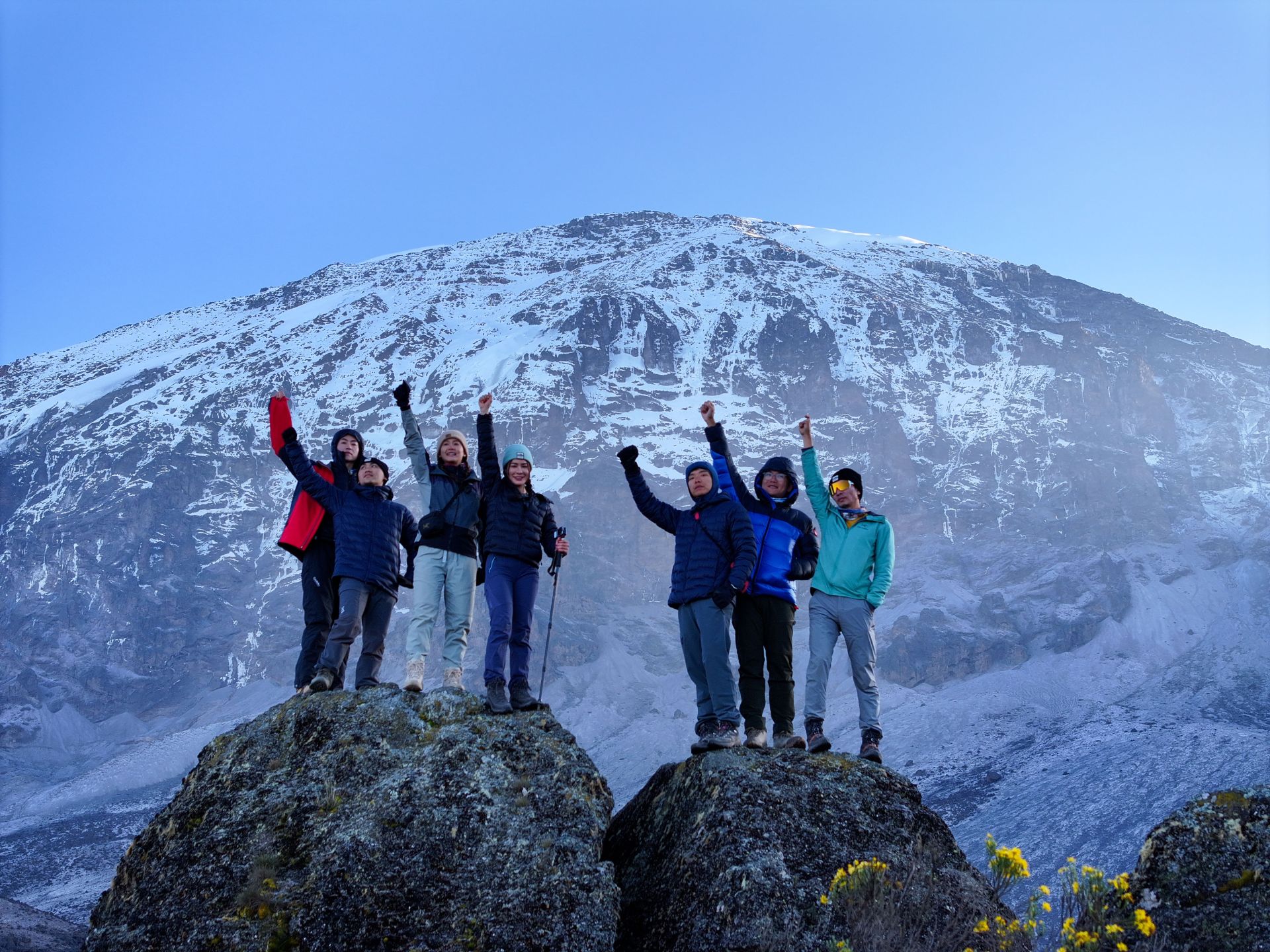 《上山吧！台灣隊》將於12月4日（週四）晚間10點在三立都會台首播，並於華視、HamiVideo、MyVideo、《上山下海過一夜》YouTube 陸續上架。（三立電視提供）