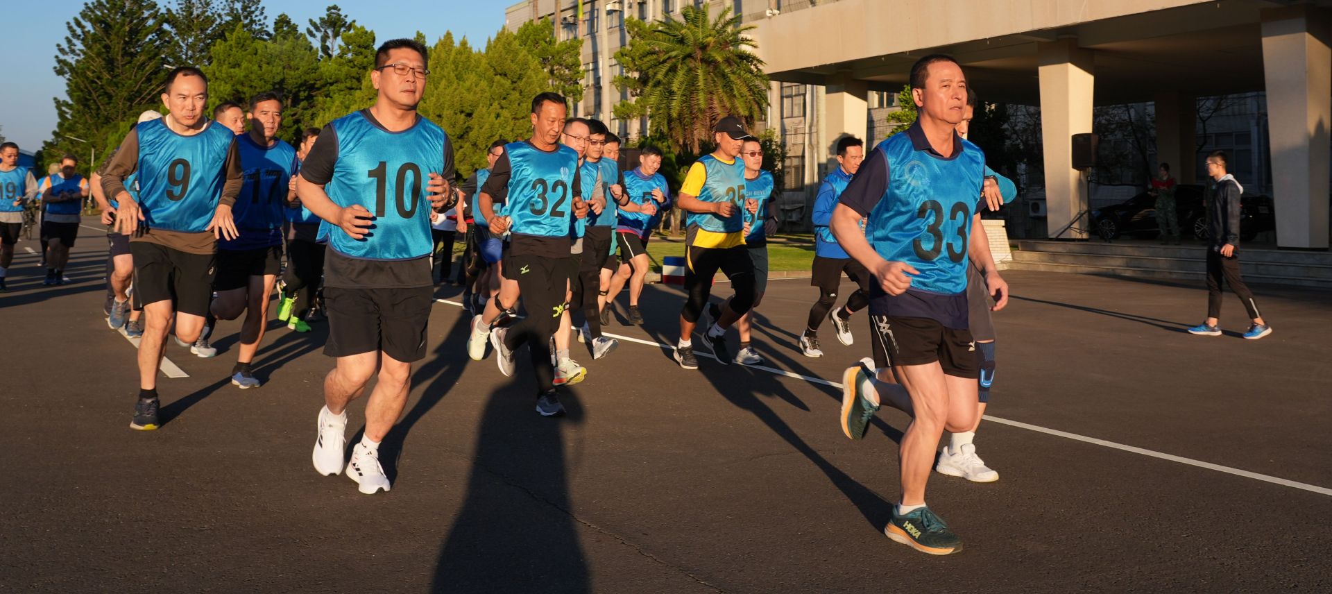 陸軍司令部昨日在大漢營區舉行114年「將官盃」體能戰技競賽，競賽內容包括3000公尺徒手跑步等項。（記者謝承宏攝）