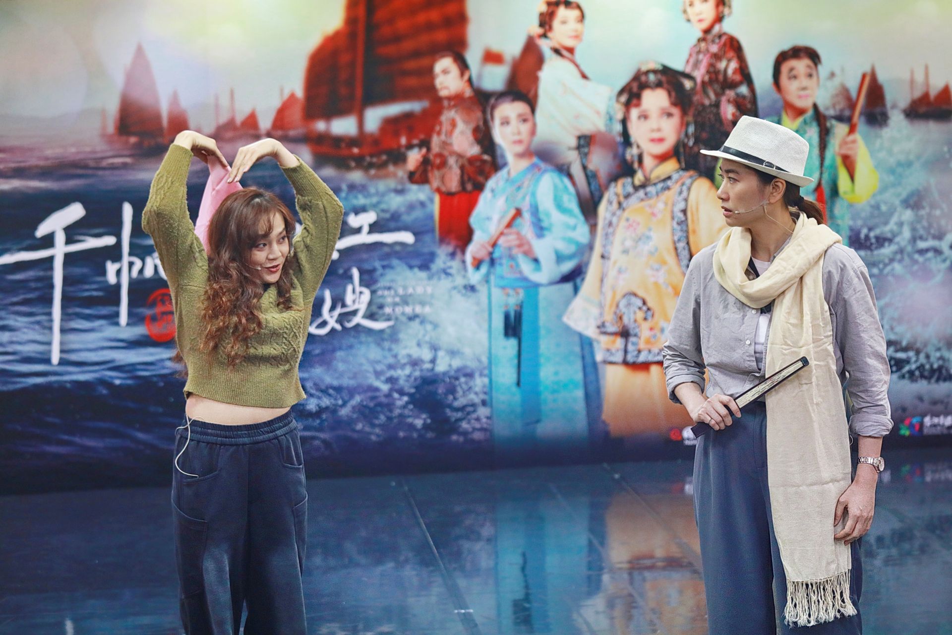 旗艦歌仔戲《千帆映紅：艋舺阿祿嫂》，劇中陳芸楚、陳禹安對手戲。（記者黃朝琴攝）