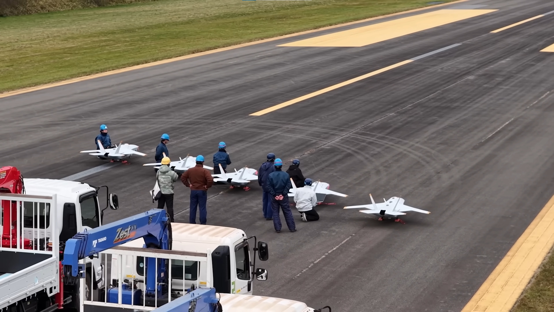 速霸陸研製的實驗用無人機展開新一輪飛行測試，驗證遠端操控與自主飛行導航技術。（截自防衛裝備廳YouTube影片）
