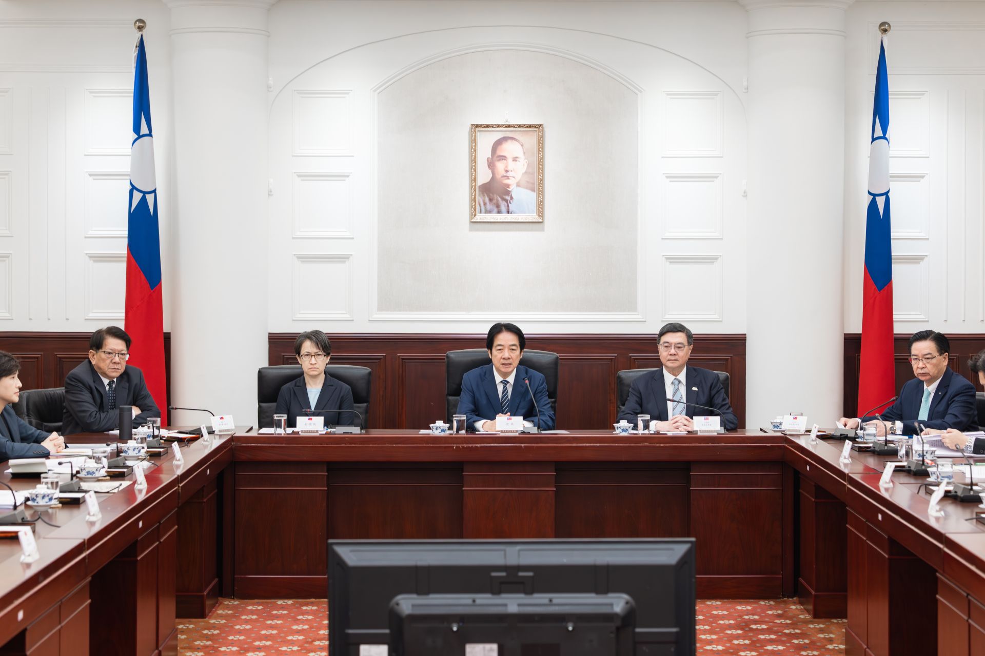 賴總統今早主持「守護民主臺灣國安行動方案」國安高層會議。（總統府提供）