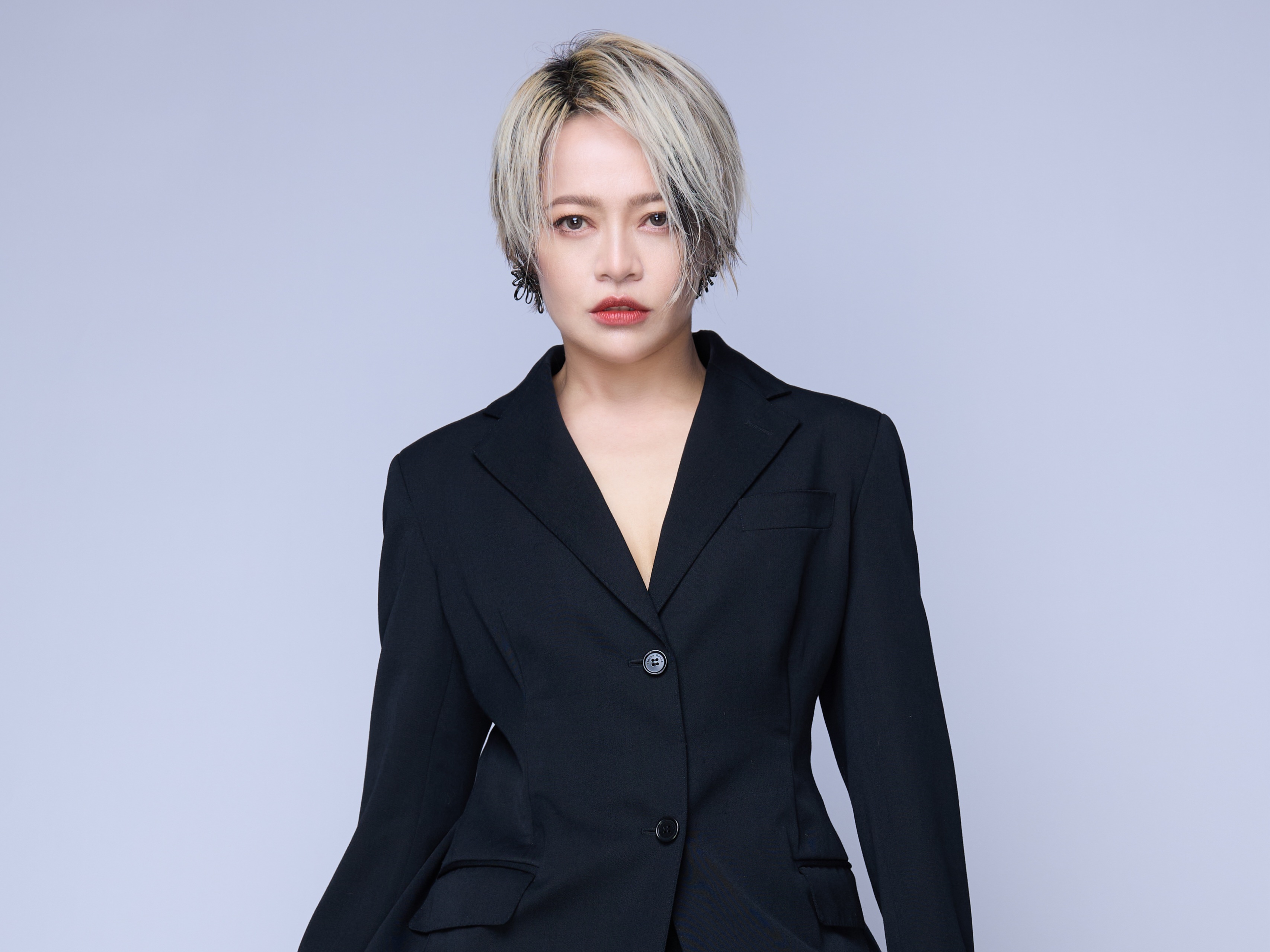 戴愛玲宣布續約華納音樂。（華納音樂提供）