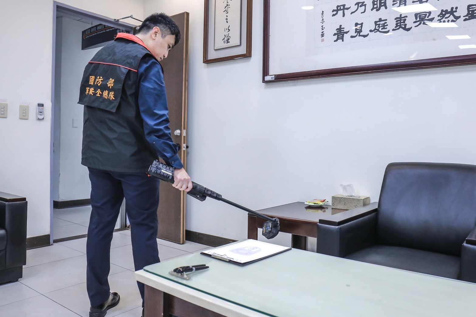 3支部運輸兵群第2營日前協請國防部軍事安全總隊基隆分遣組，進行營區安全檢查。（3支部運輸兵群提供）