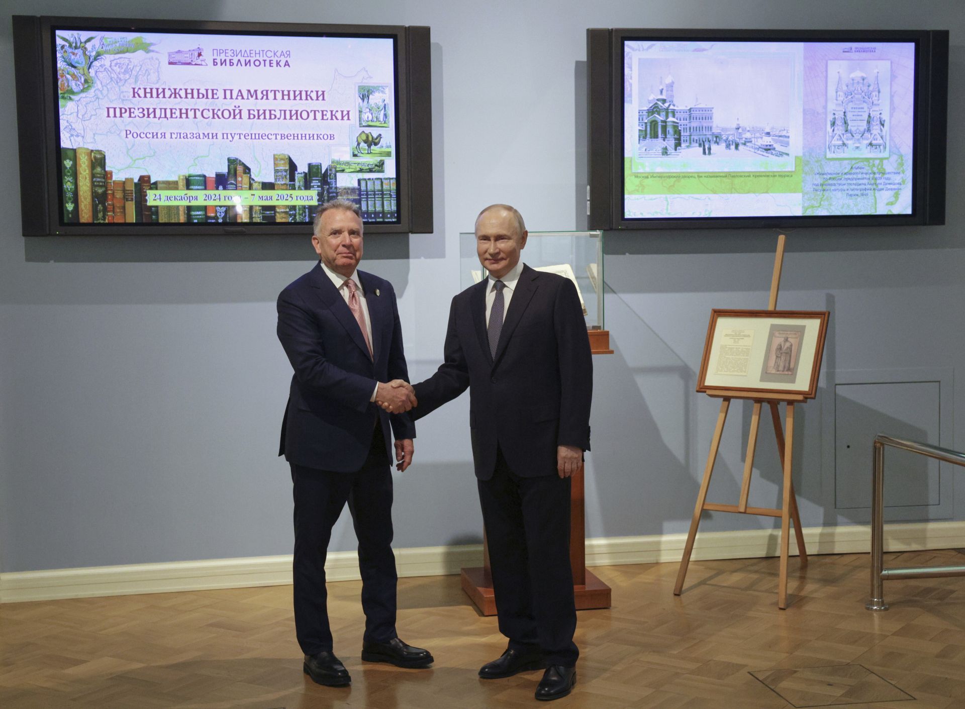 魏科夫（左）下週將再度前往俄國，與蒲亭商議新版烏俄和平草案。（達志影像／美聯社資料照片）