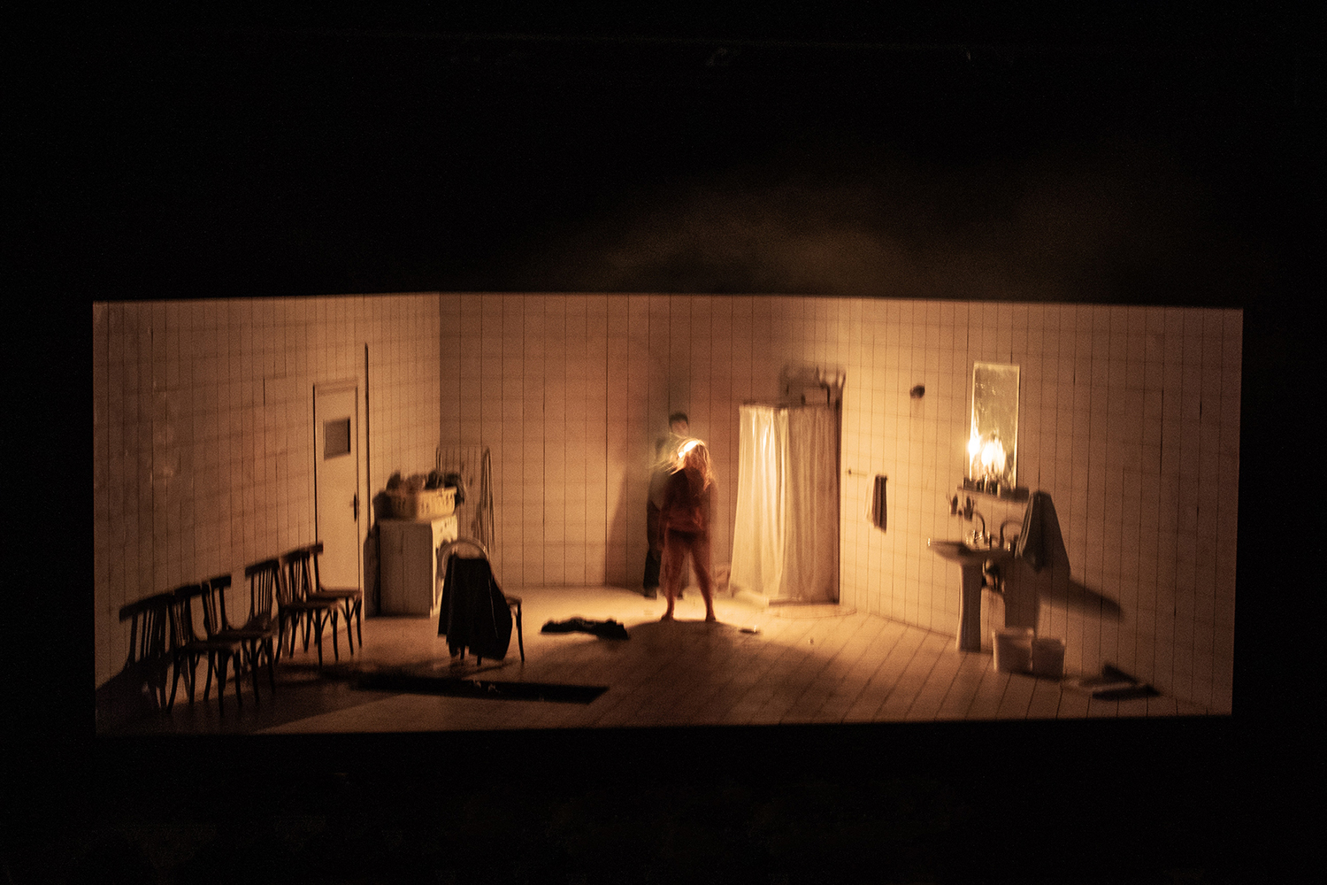  《仁慈小酒館》溫柔獻演，無聲點亮家族記憶。（兩廳院提供）