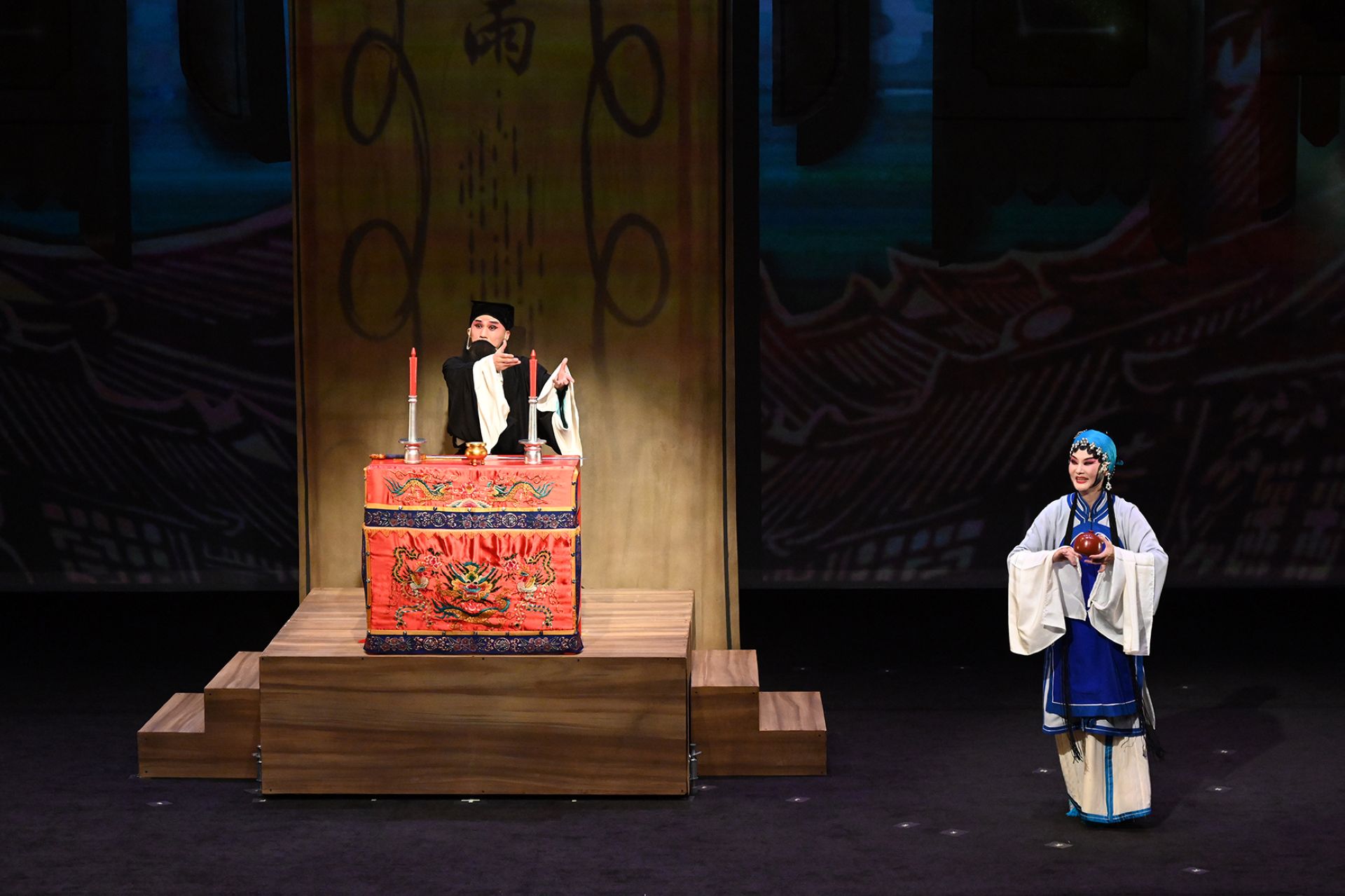  《求你騙騙我》由林文瑋飾演金登科(左)、蕭揚玲飾演金妻。（臺灣豫劇團提供）