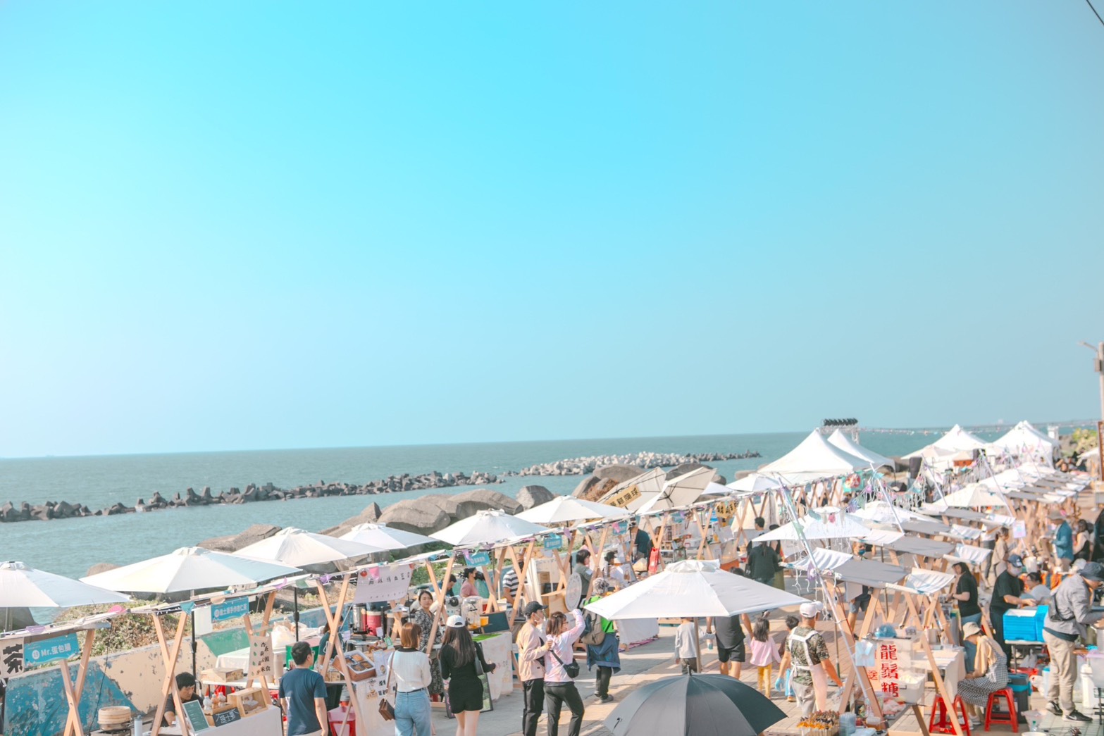 海線潮旅行音樂市集將於11月29日在梓官赤崁海濱登場。（高雄市政府觀光局提供）