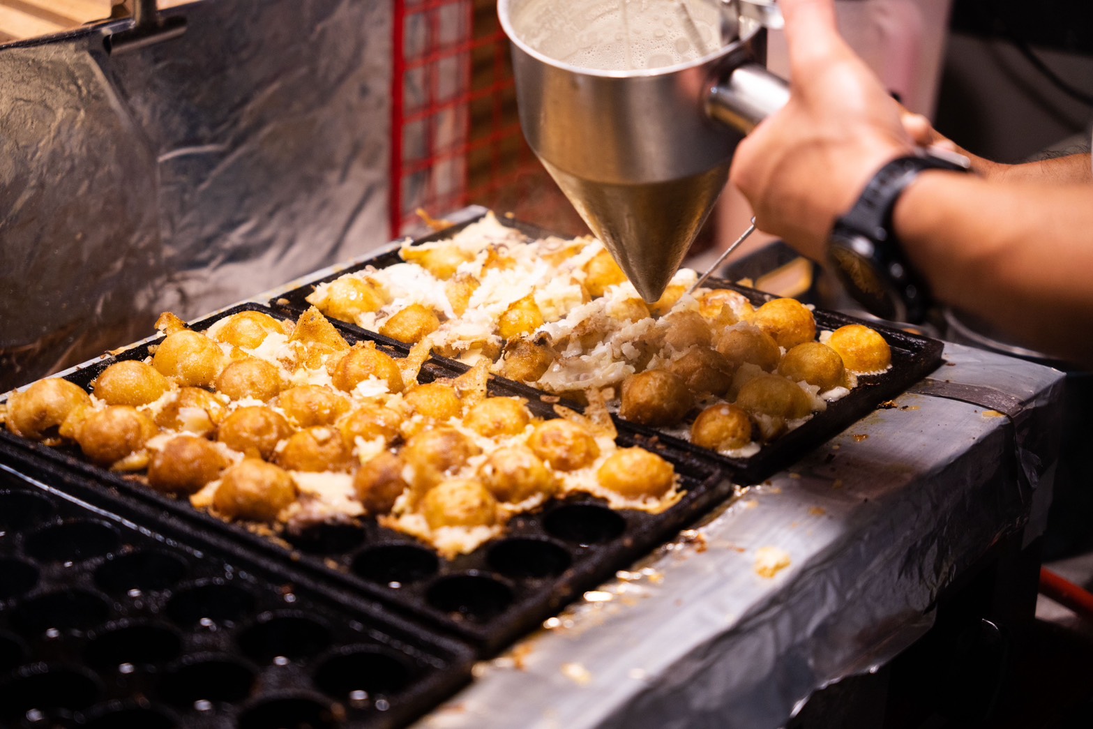 海線潮旅行音樂市集共邀集41家美食、文創與手作攤位。（高雄市政府觀光局提供）