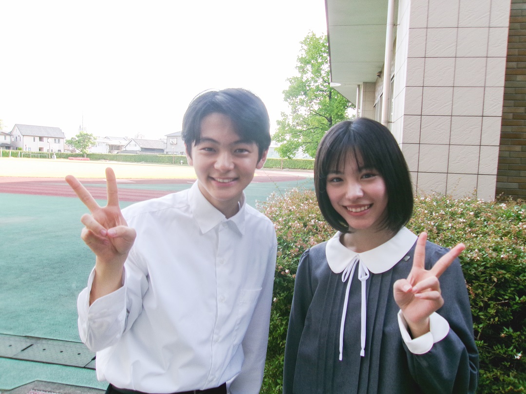 齋藤潤（左）、當真亞美合作《草莓月亮：餘命半年的約定》。（中影提供）