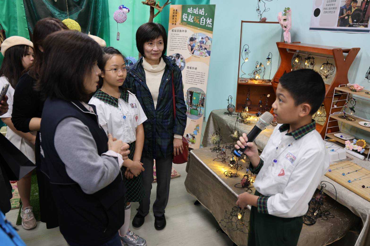 中市府教育局自民國112年起推動「藝術家到校」計畫，今日特於文化部文化資產園區1916工坊舉辦「藝術家到校－營造美的角落」成果展。（記者張妤甄攝）